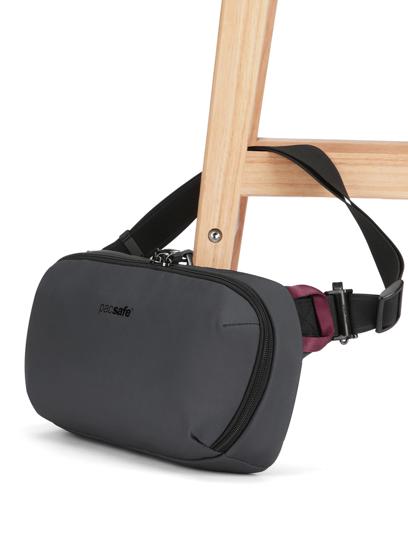 Поясна сумка Pacsafe Metrosafe X Anti-Theft Urban Sling модель 30615144 Поясна сумка Pacsafe Metrosafe X Anti-Theft Urban Sling модель 30615144 Фото