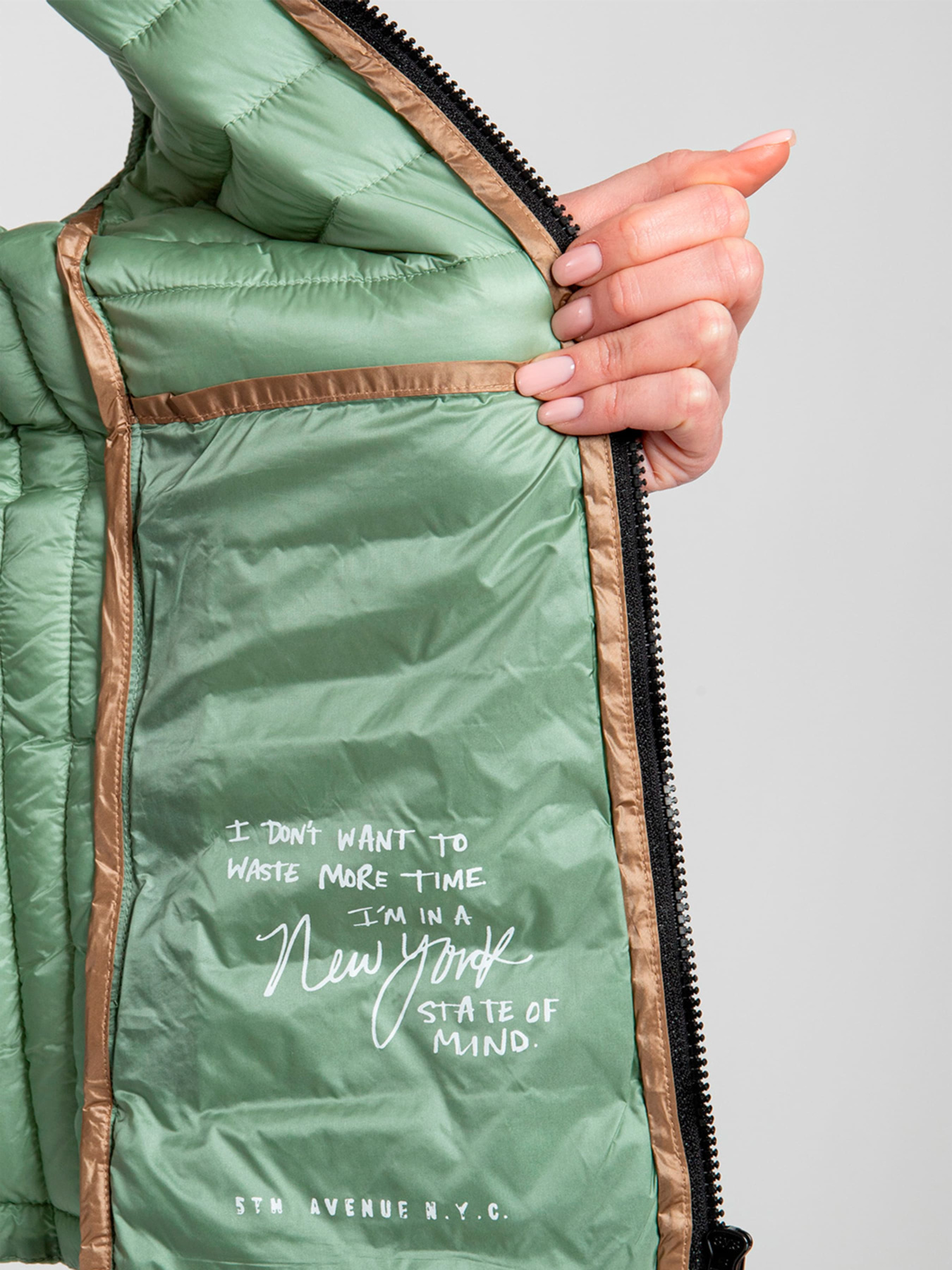 Утепленный жилет Fred Mello модель FWLEXINGTON_GREEN Утепленный жилет Fred Mello модель FWLEXINGTON_GREEN Фото