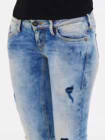 Зауженные джинсы Mustang Jeans модель 45636 Фото