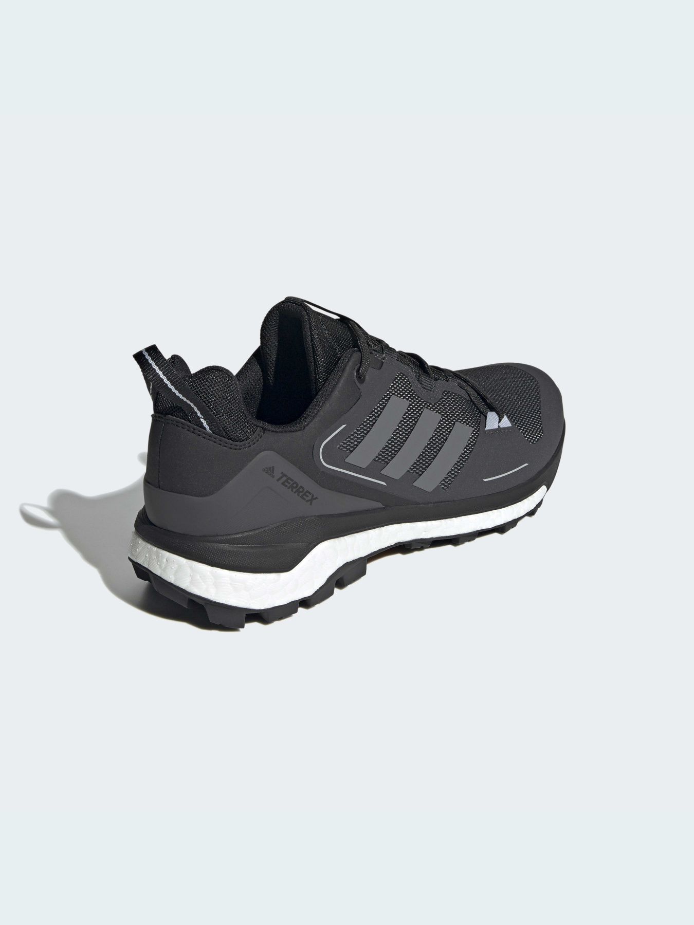 Кроссовки Adidas модель FW2921 Кроссовки Adidas модель FW2921 Фото