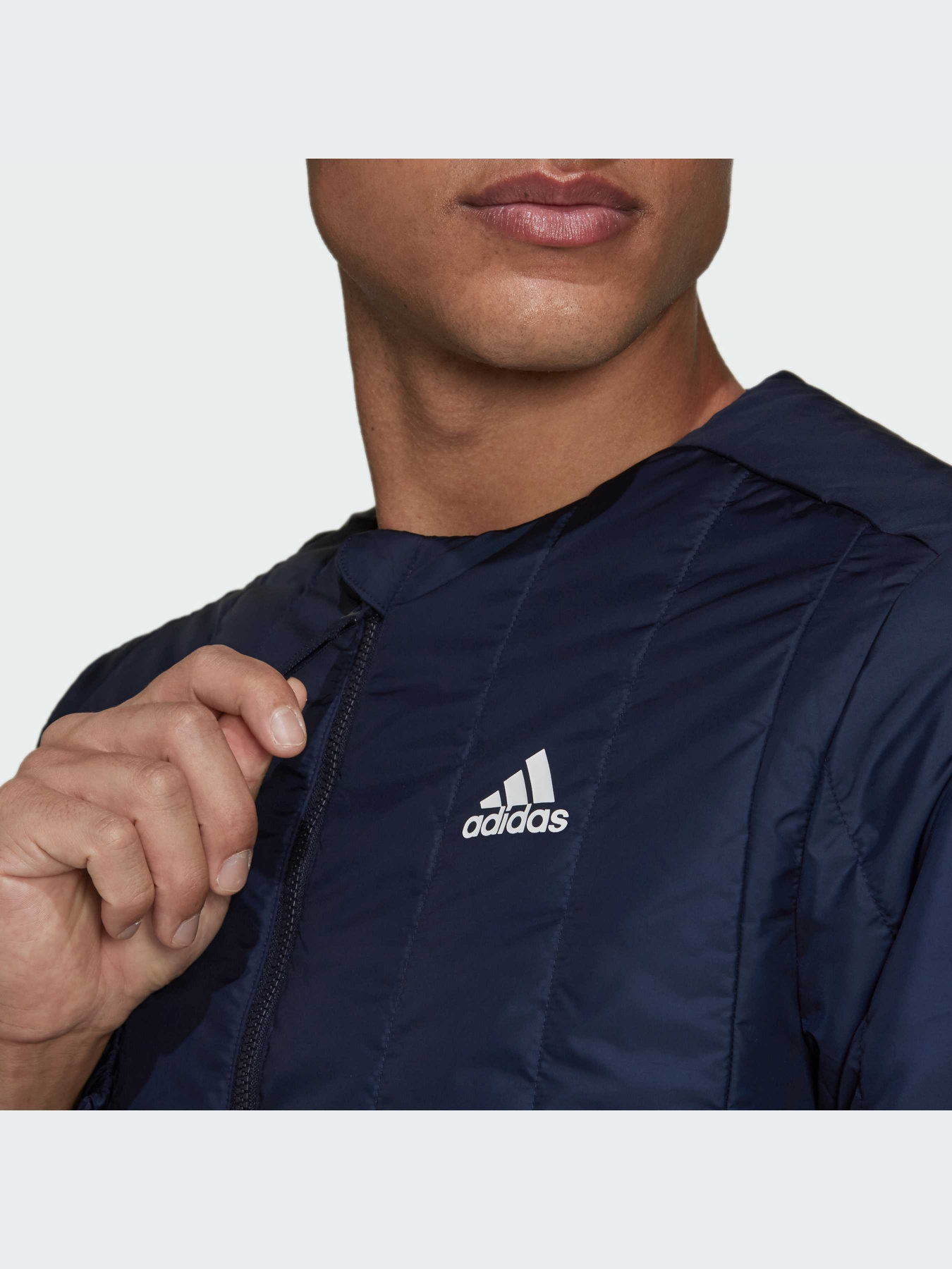 Зимняя куртка Adidas модель GQ2342 Фото