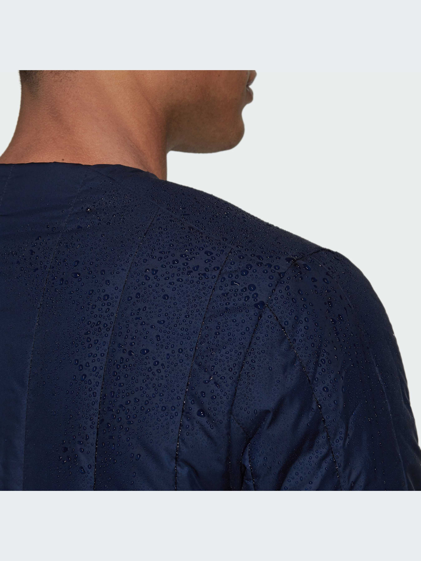 Зимняя куртка Adidas модель GQ2342 Зимняя куртка Adidas модель GQ2342 Фото