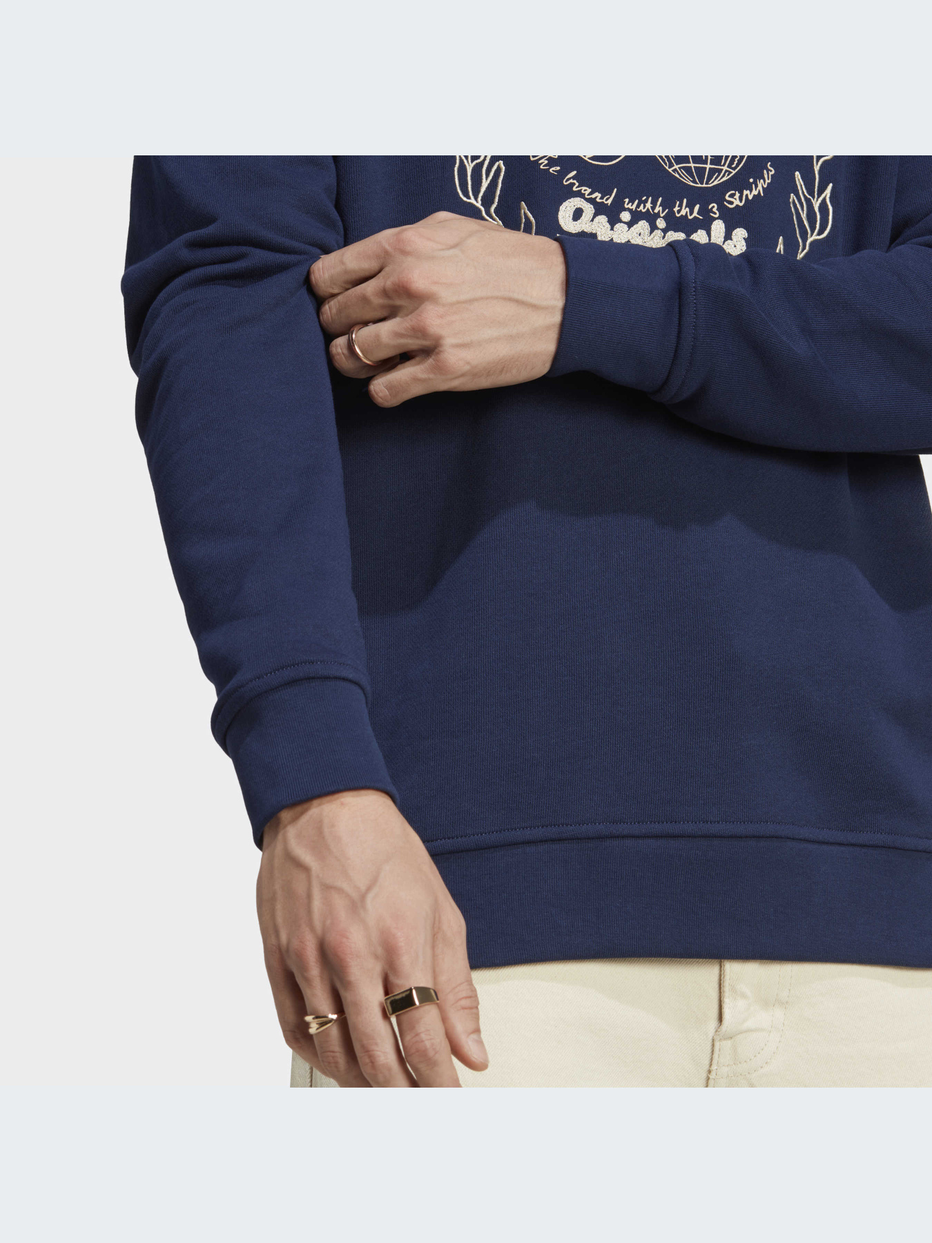 Свитшот Adidas Graphics модель IC5769 Фото