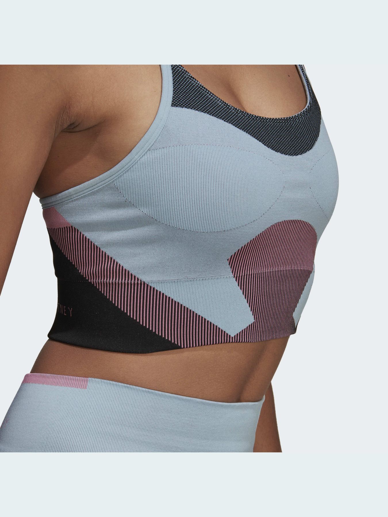 Топ спортивный Adidas модель HG8784 Фото