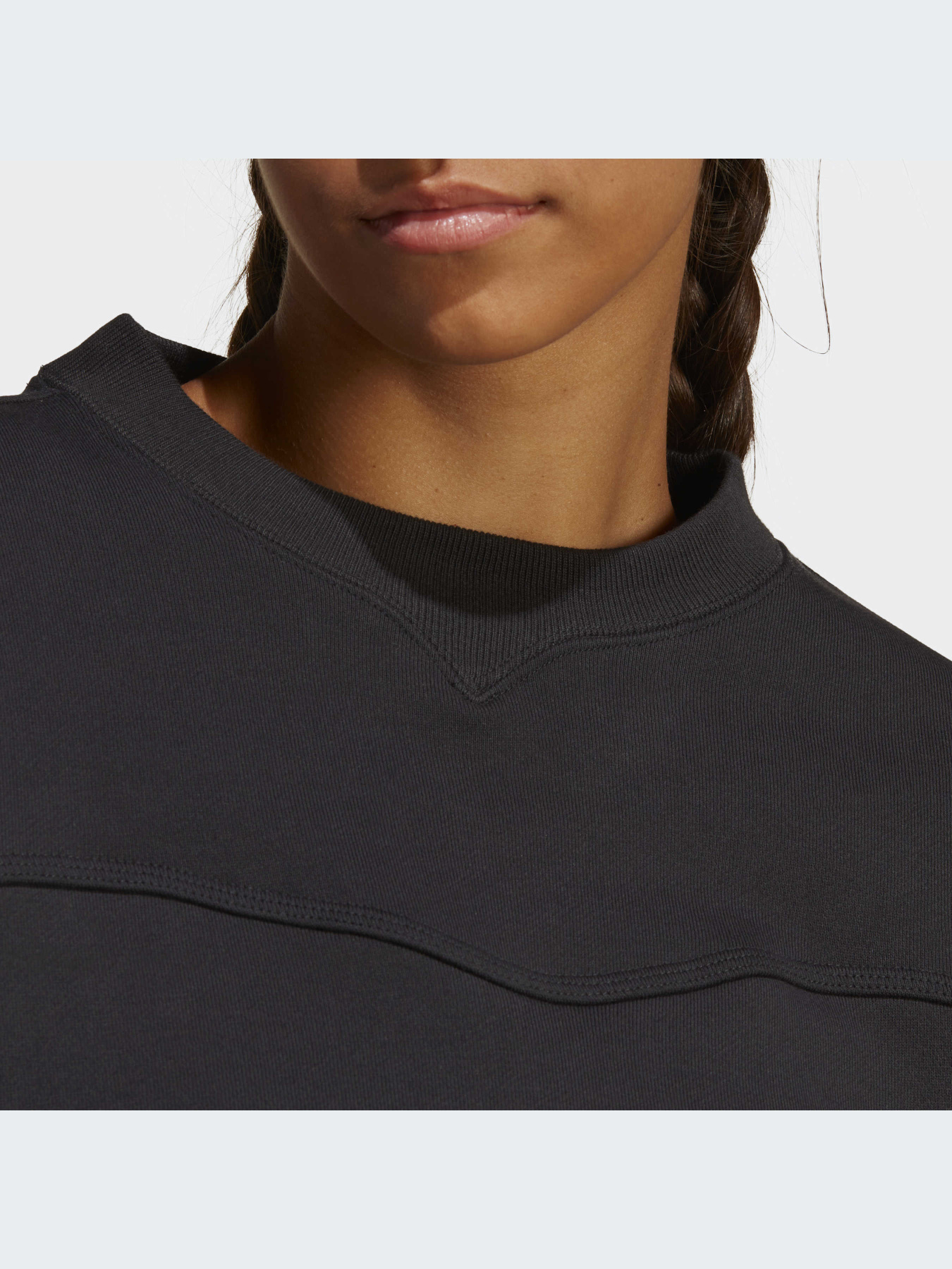 Свитшот Adidas модель HZ4379 Фото