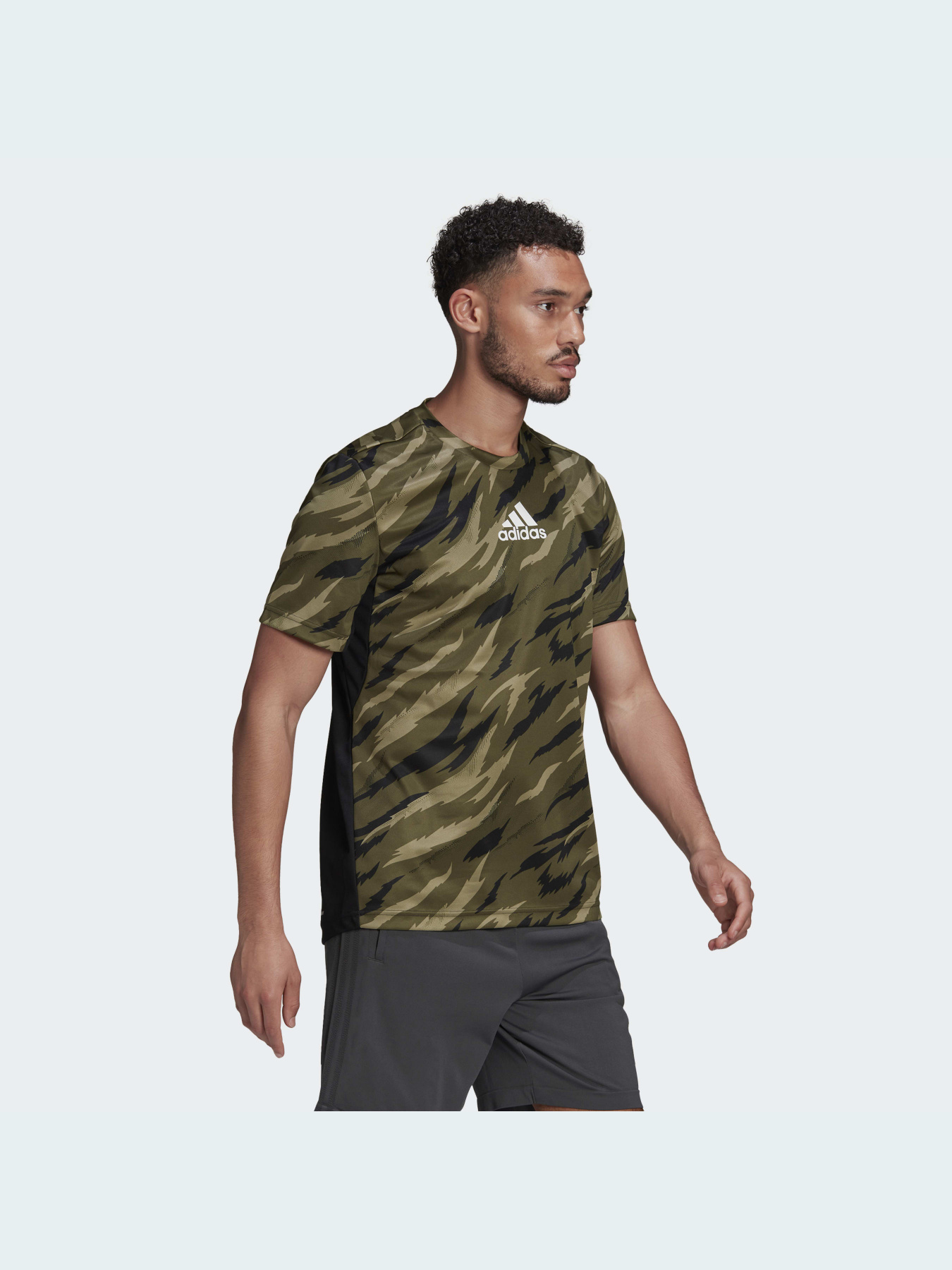 Футболка спортивная Adidas модель HD4318 Футболка спортивная Adidas модель HD4318 Фото