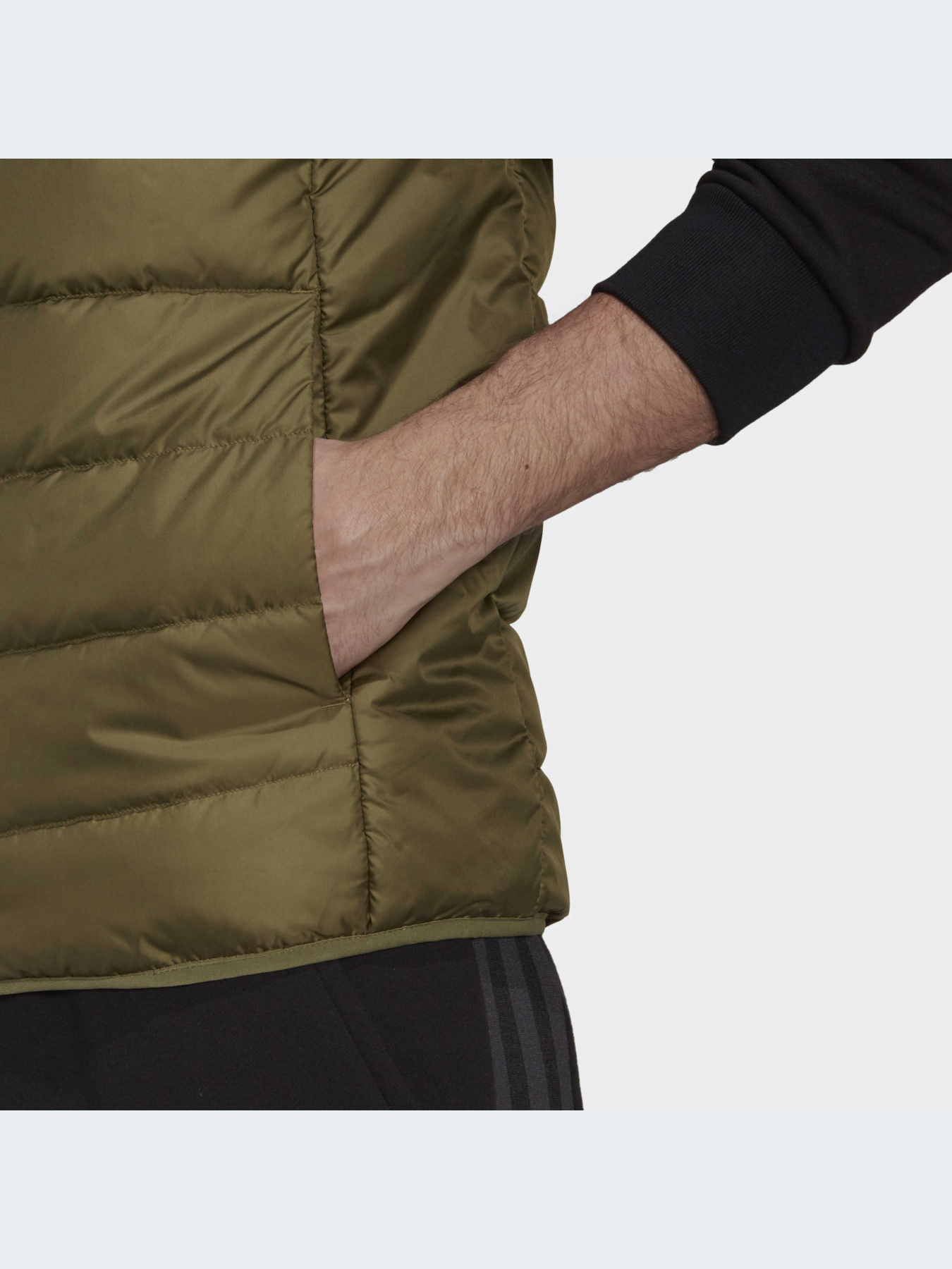 Жилет с утеплителем Adidas модель GT9130 Фото