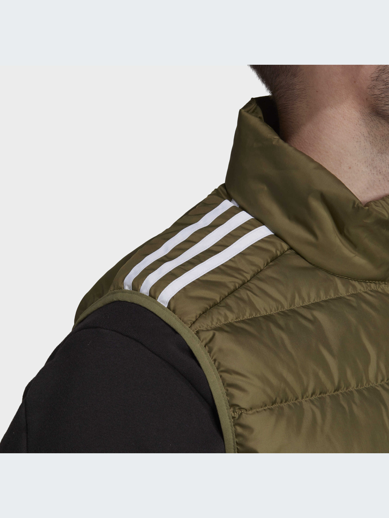 Утепленный жилет Adidas модель GT9130 Утепленный жилет Adidas модель GT9130 Фото