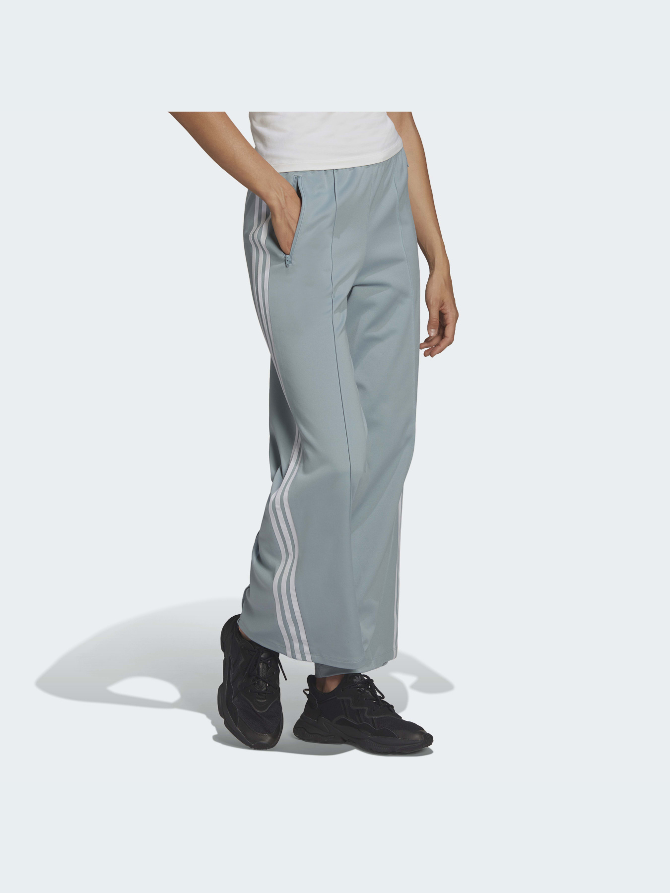 Повседневные штаны Adidas Adicolor модель HC1928 Фото