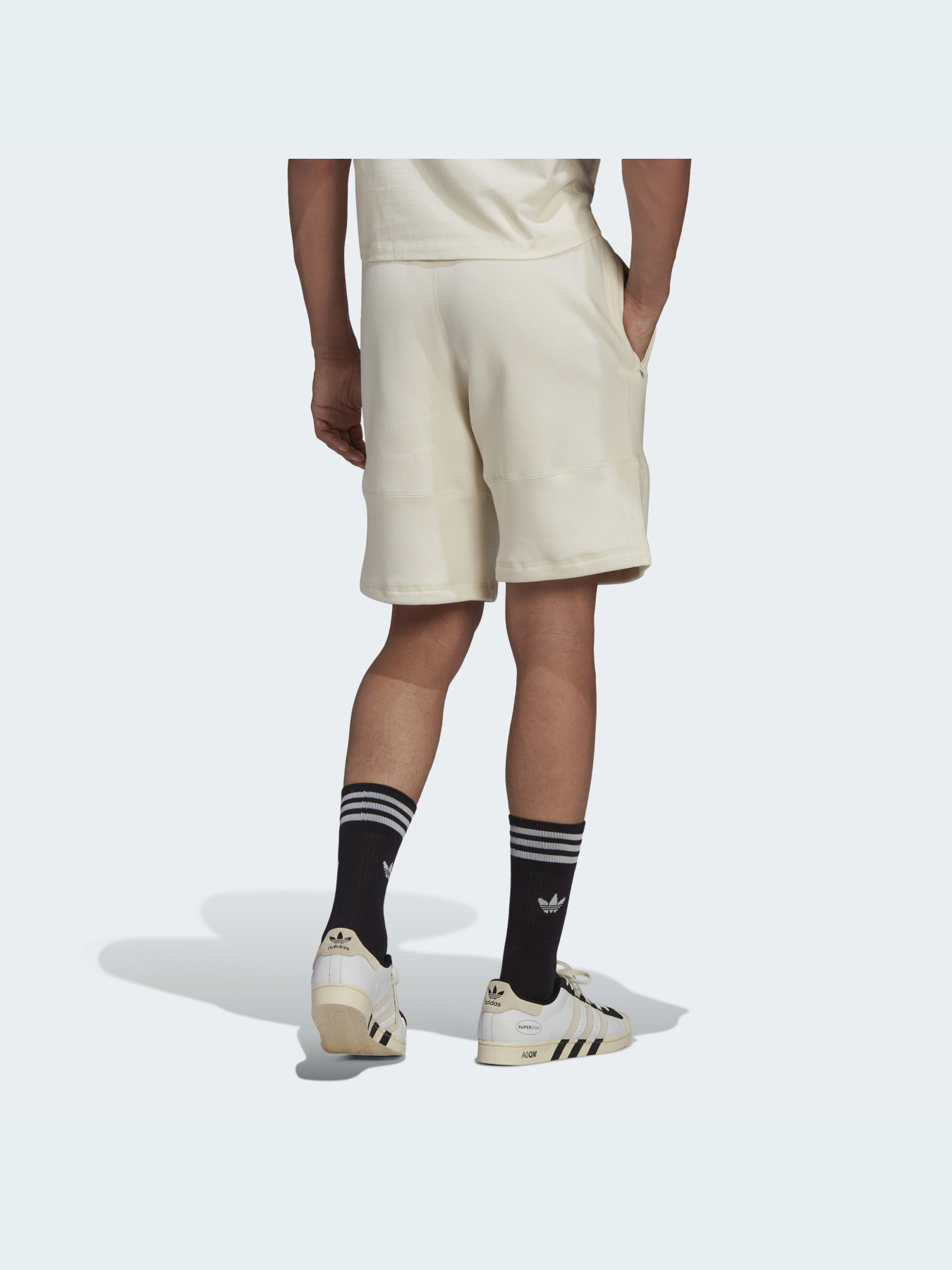 Повседневные шорты Adidas Adicolor модель HC1969 Повседневные шорты Adidas Adicolor модель HC1969 Фото