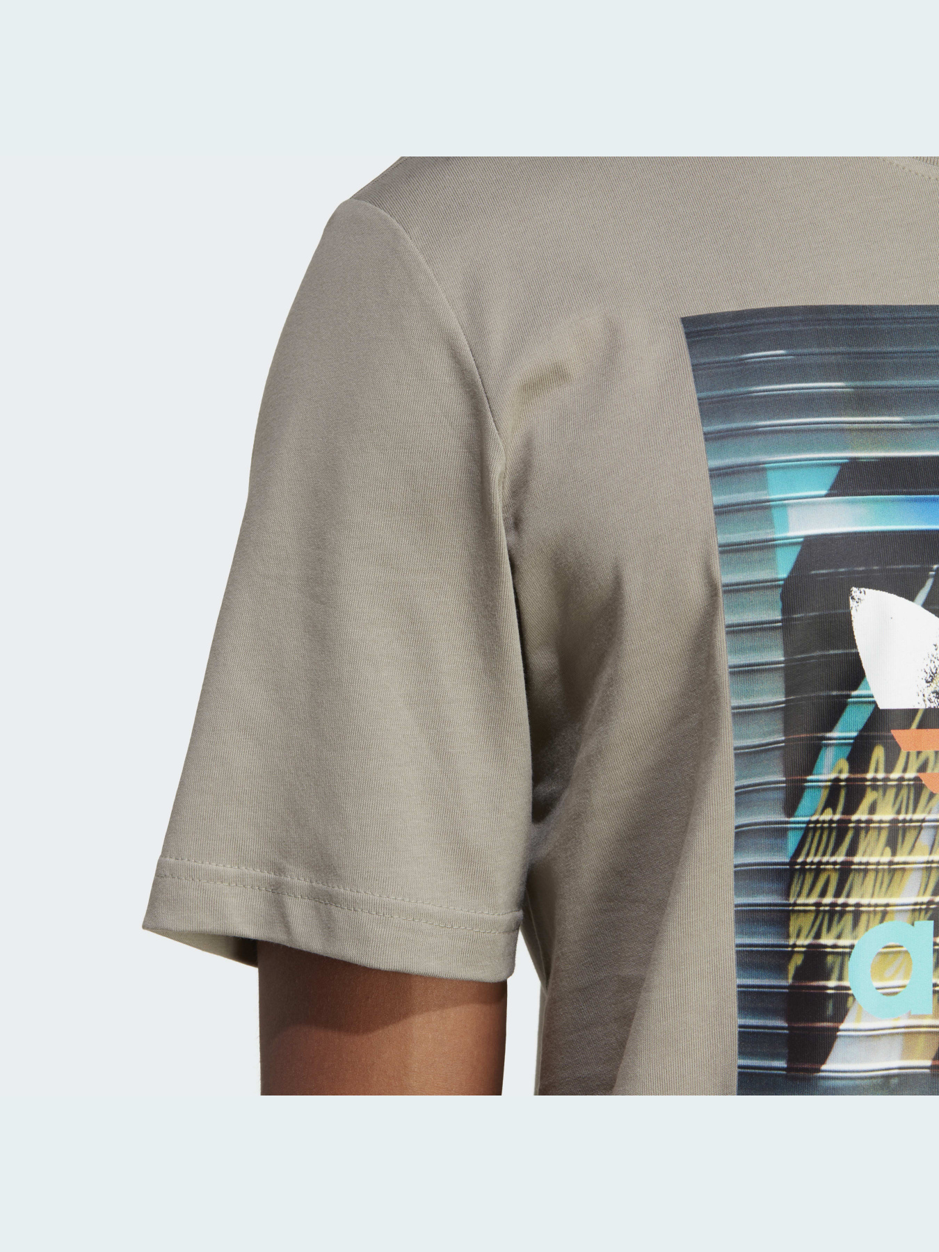 Футболка Adidas Graphics модель IC5728 Фото