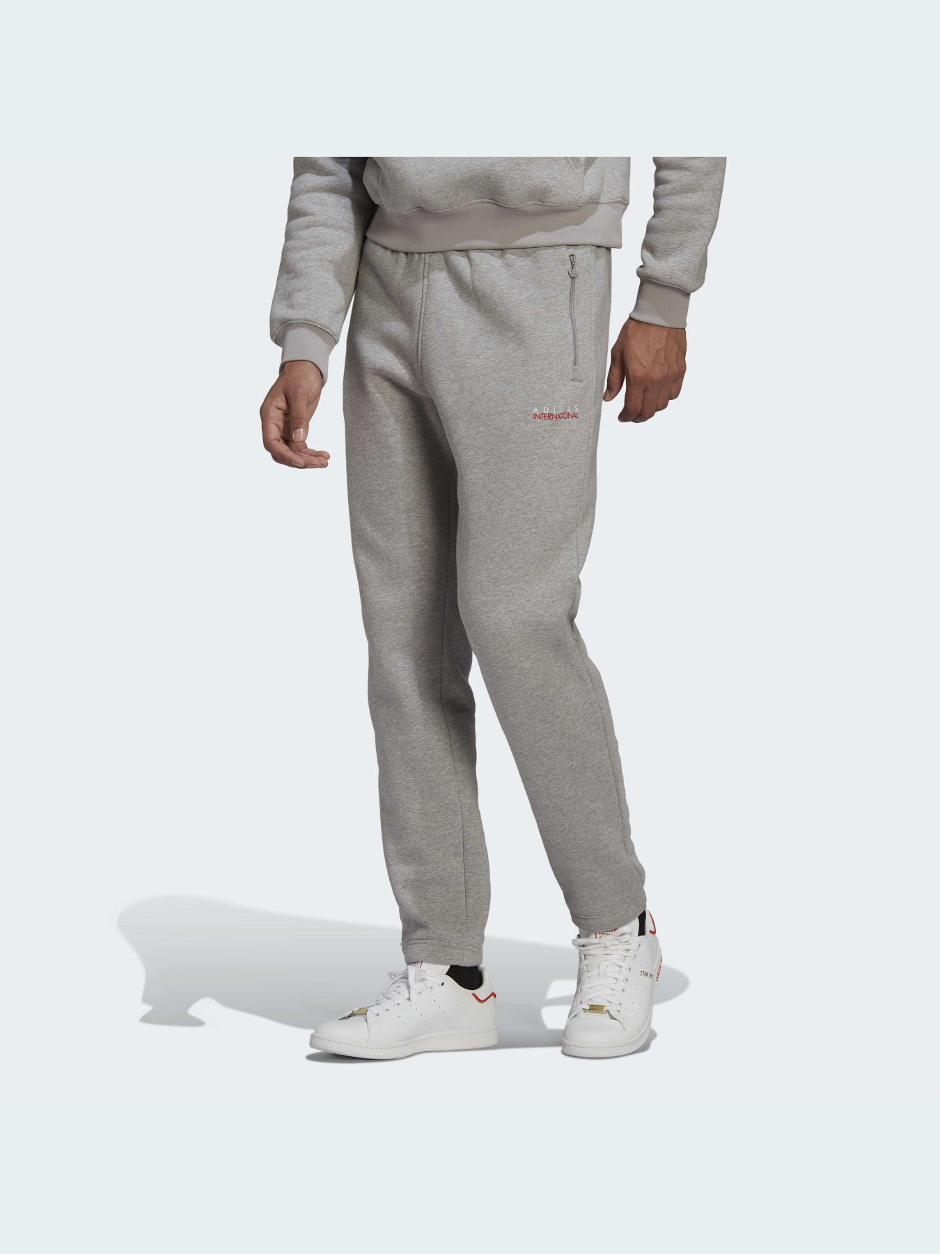 Брюки повседневные Adidas Graphics модель HF4894 Фото