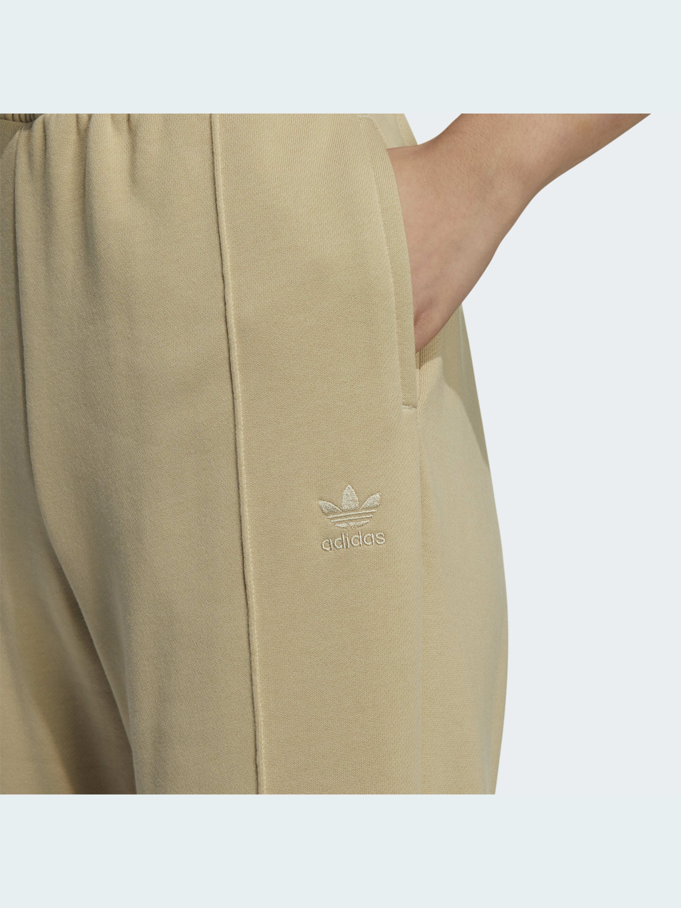 Повседневные штаны Adidas модель HD0341 Повседневные штаны Adidas модель HD0341 Фото