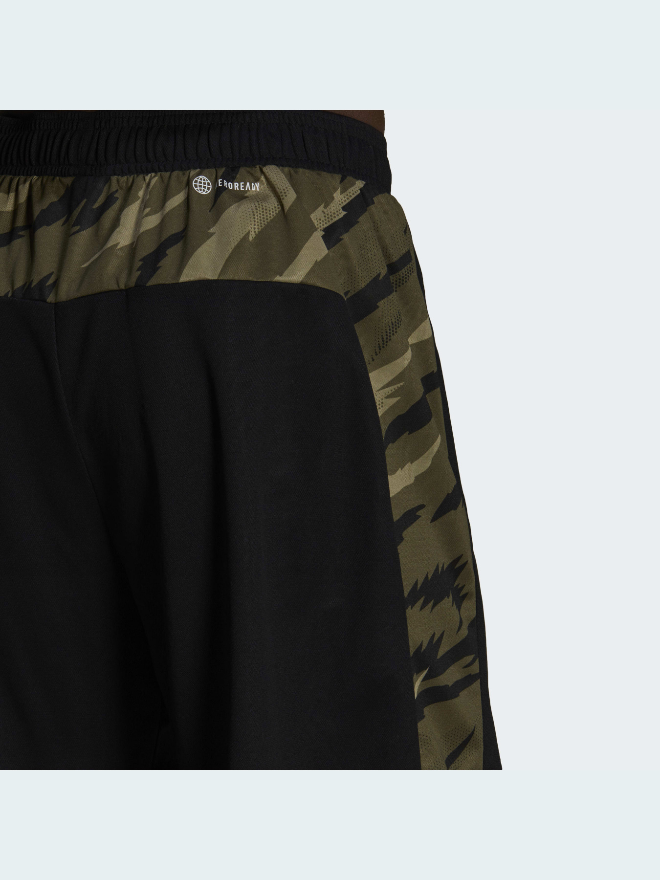 Шорты спортивные Adidas модель HD4320 Шорты спортивные Adidas модель HD4320 Фото