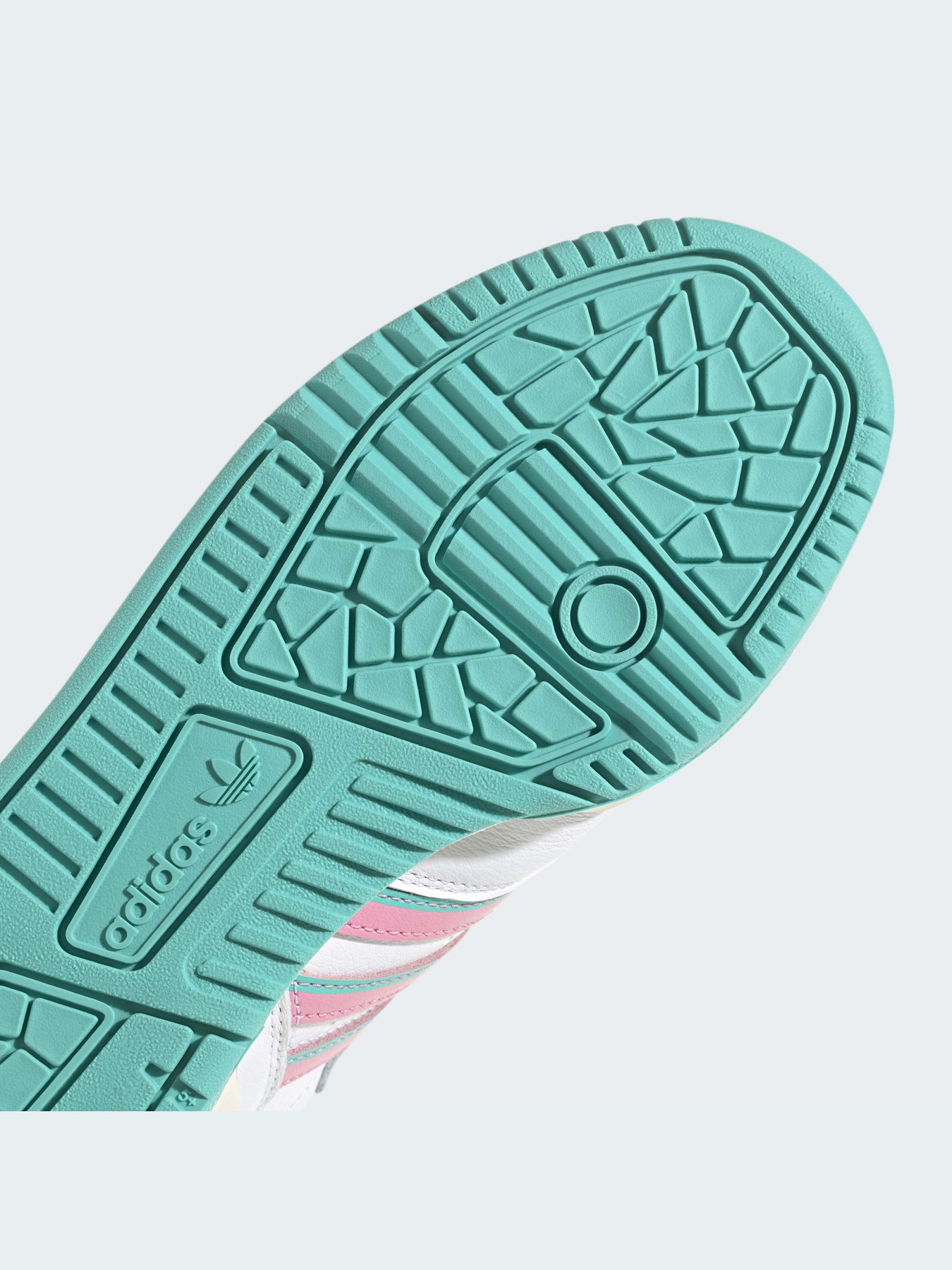 Кроссовки Adidas модель HQ6877 Фото