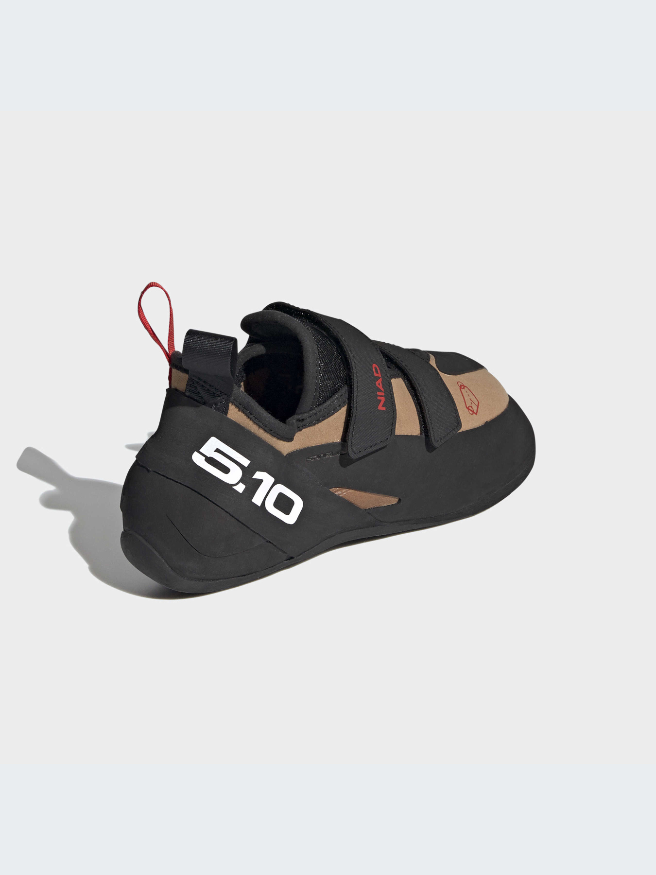 Кроссовки аутдор Adidas модель FW2849 Кроссовки аутдор Adidas модель FW2849 Фото