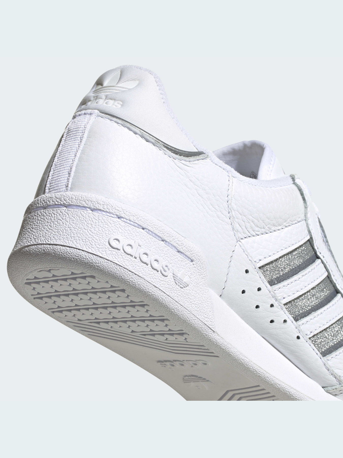 Кроссовки повседневные Adidas модель S42626 Фото