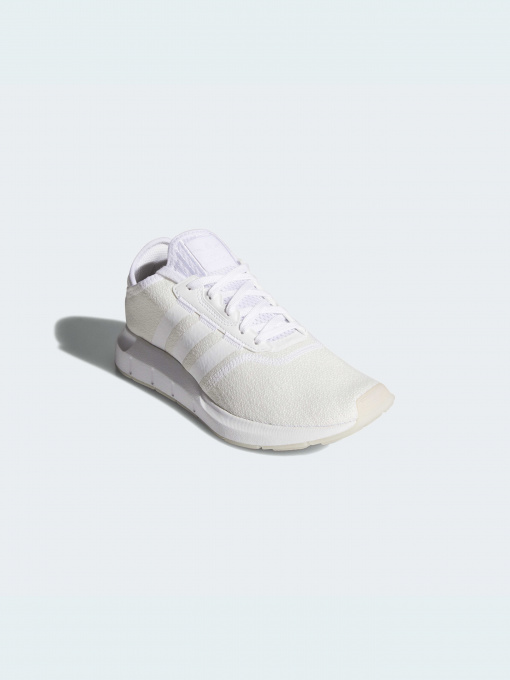 Кросівки повсякденні Adidas Swift модель FY2138 Фото