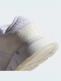Кросівки повсякденні Adidas Swift модель FY2138 Фото