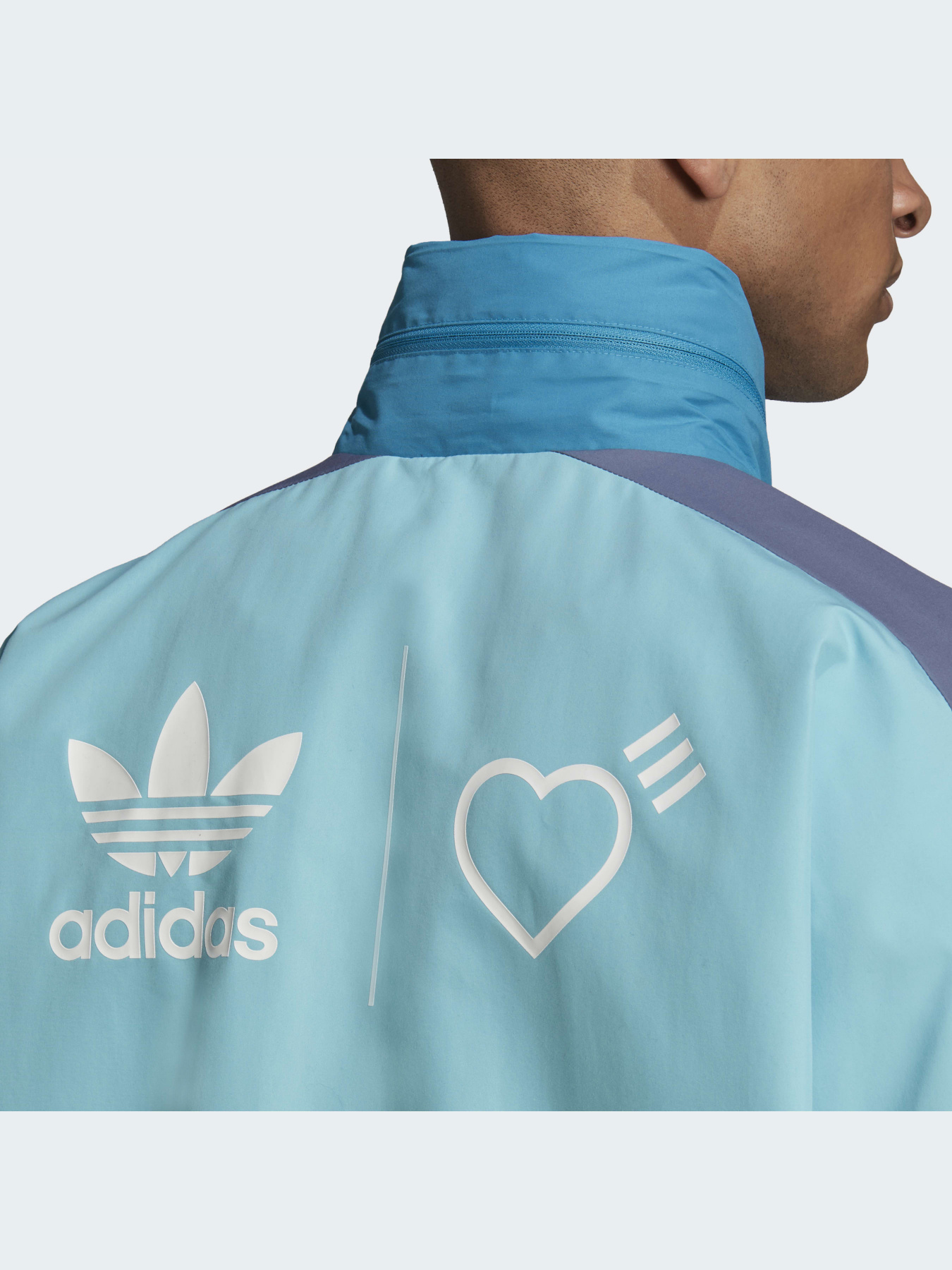 Ветровка Adidas модель HA9997 Ветровка Adidas модель HA9997 Фото