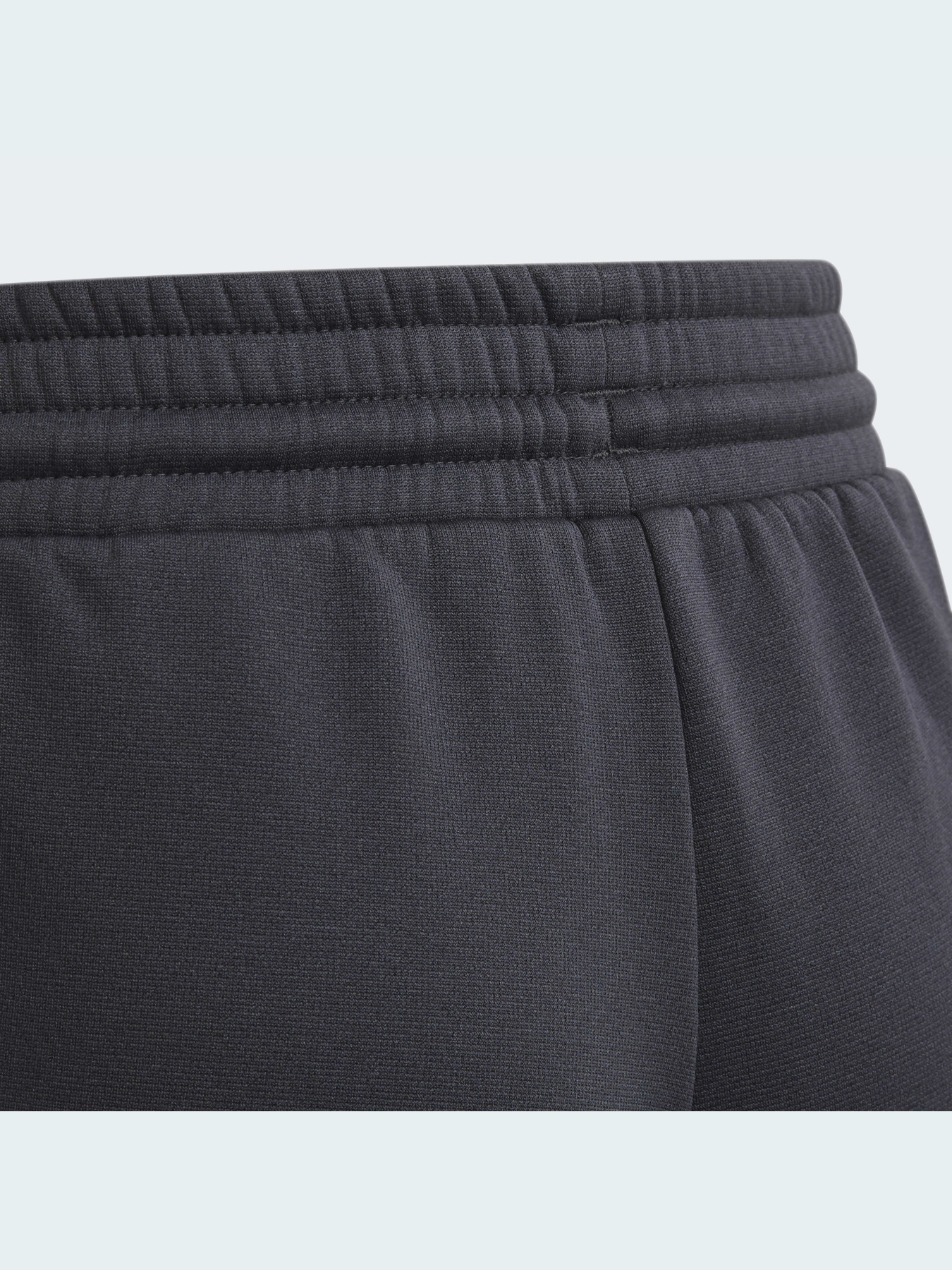 Повседневные штаны Adidas модель GV2029 Повседневные штаны Adidas модель GV2029 Фото