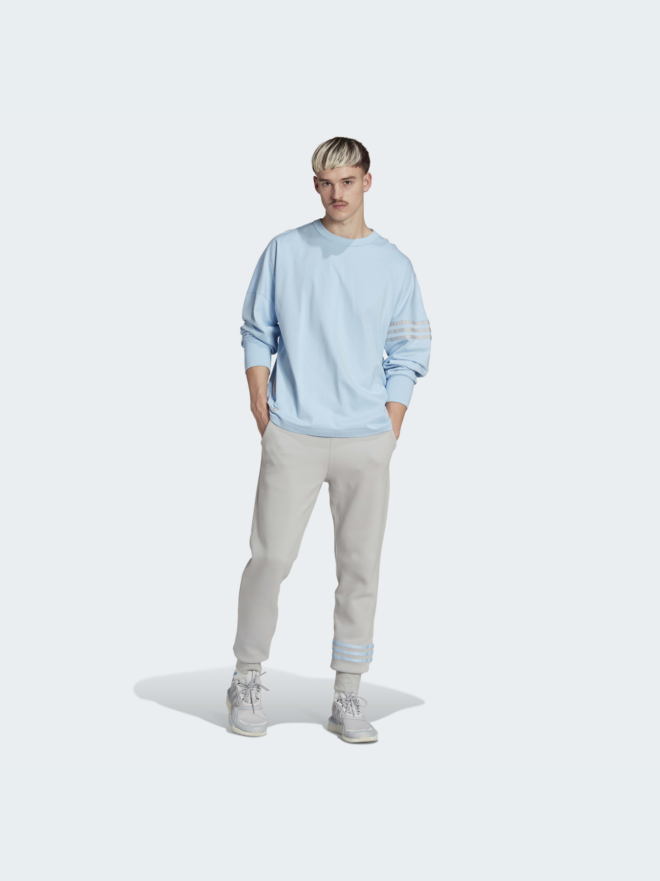 Лонгслів Adidas Adicolor модель HS1524 Лонгслів Adidas Adicolor модель HS1524 Фото