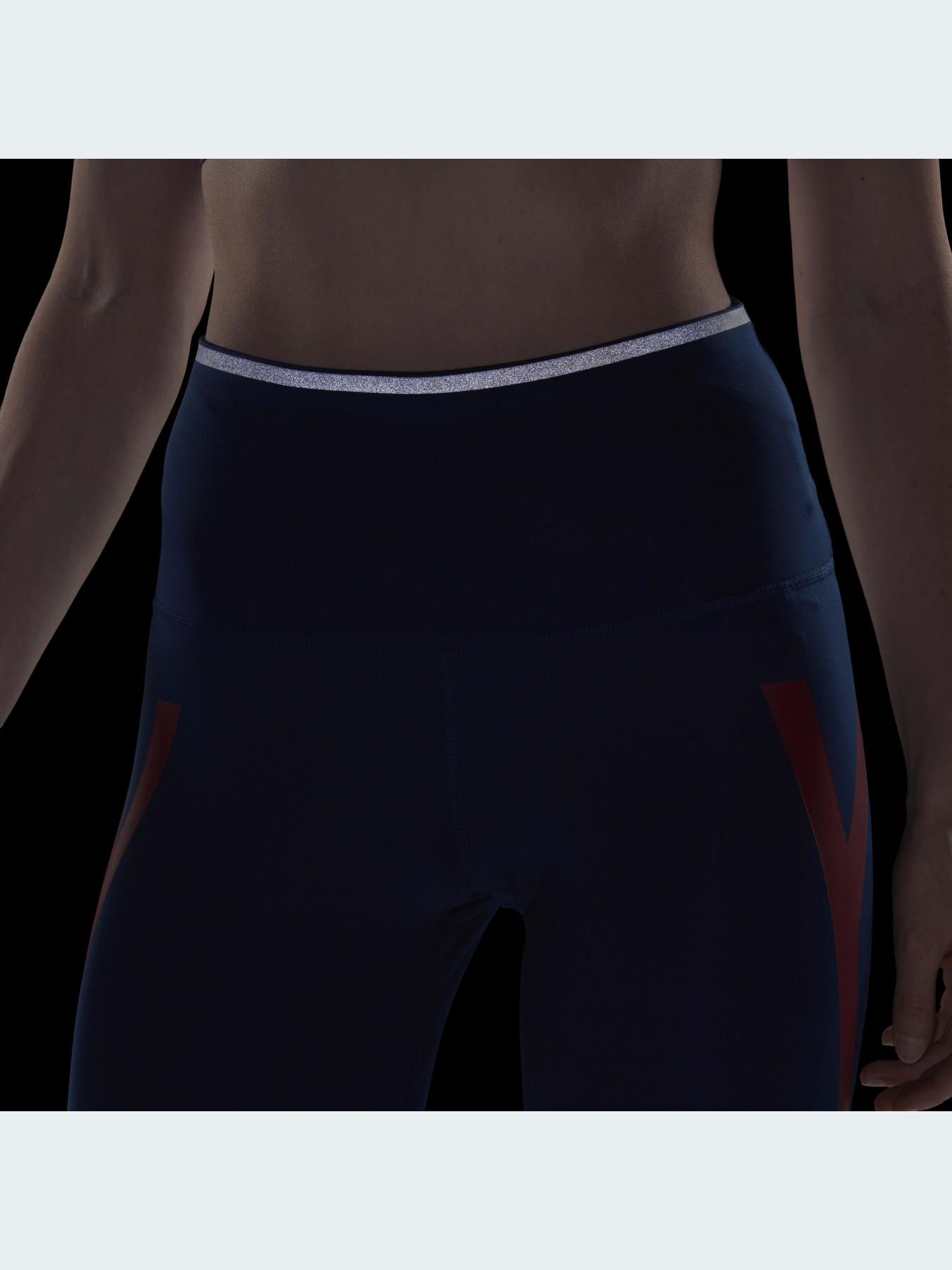 Спортивные леггинсы Adidas модель HI6137 Спортивные леггинсы Adidas модель HI6137 Фото