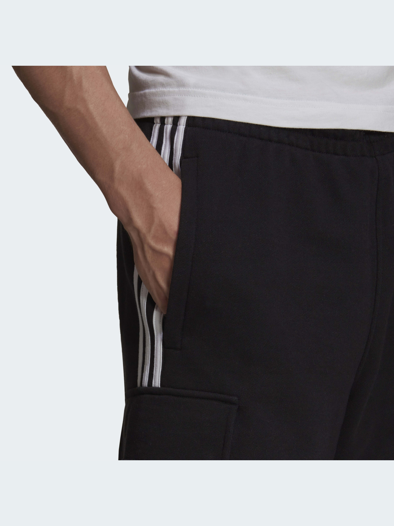 Повседневные шорты Adidas Adicolor модель HB9542 Фото