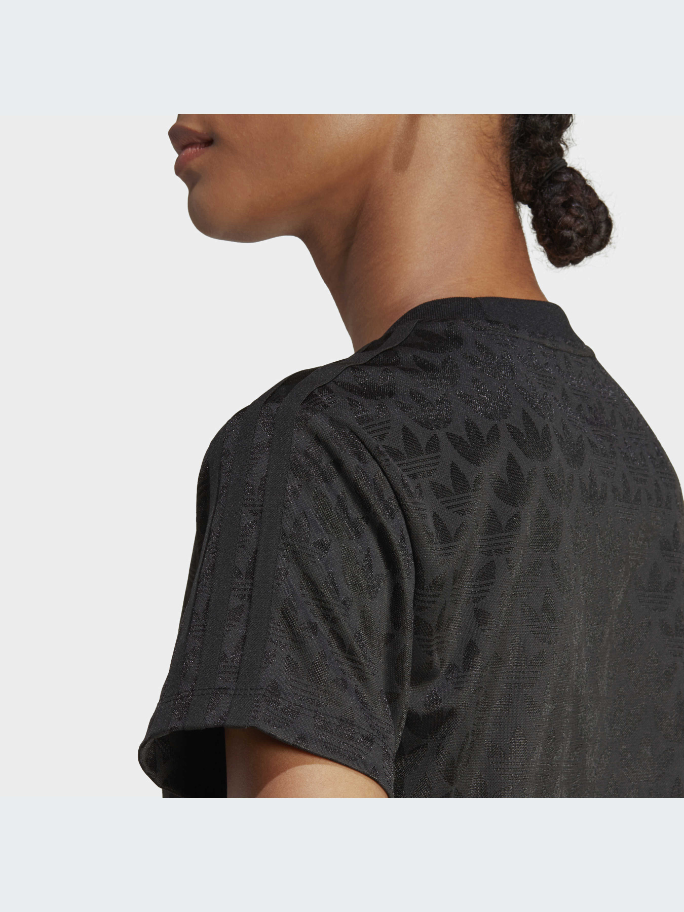 Футболка Adidas Graphics модель IC2346 Футболка Adidas Graphics модель IC2346 Фото