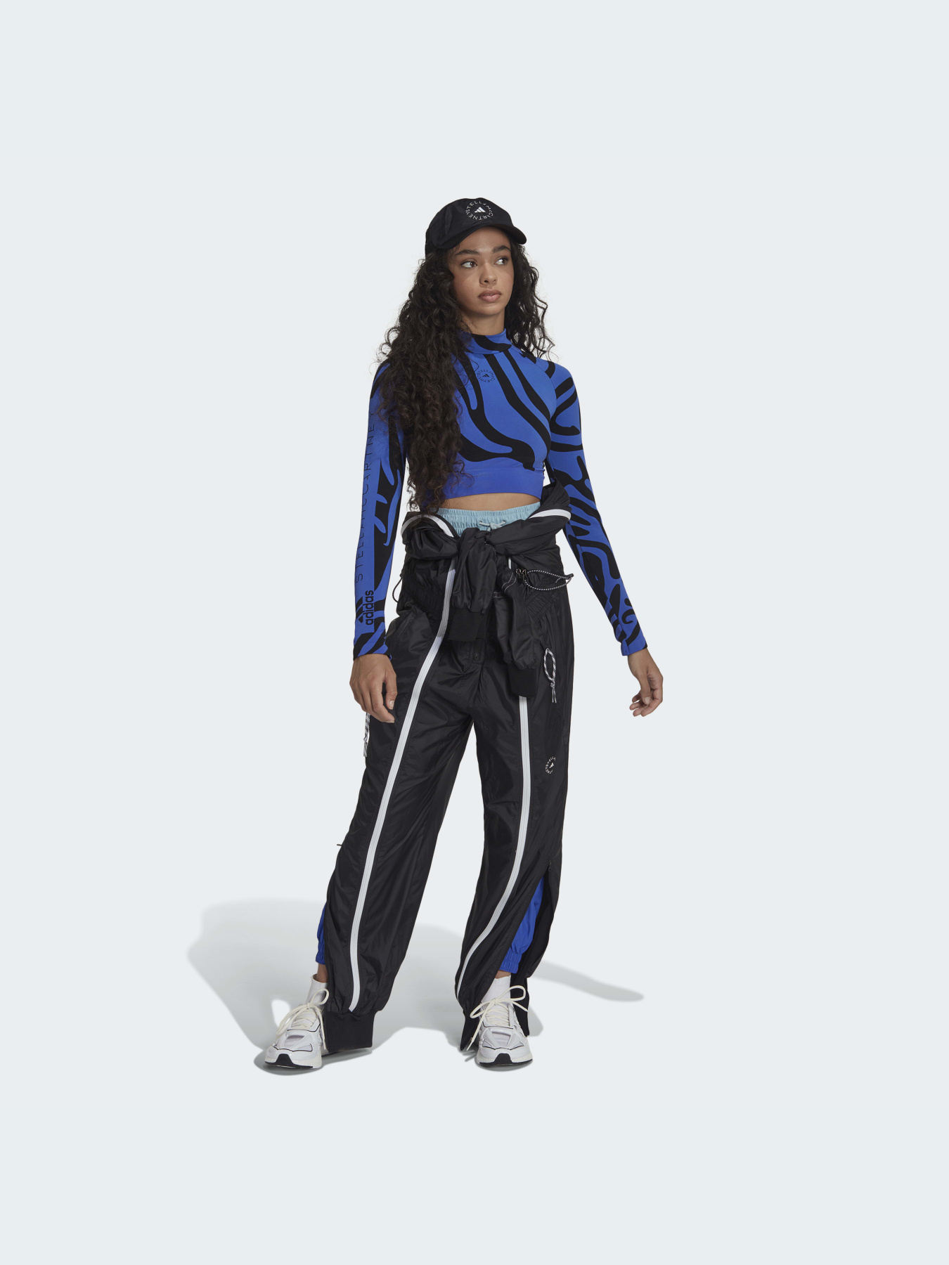 Топ спортивный Adidas модель HF3066 Фото