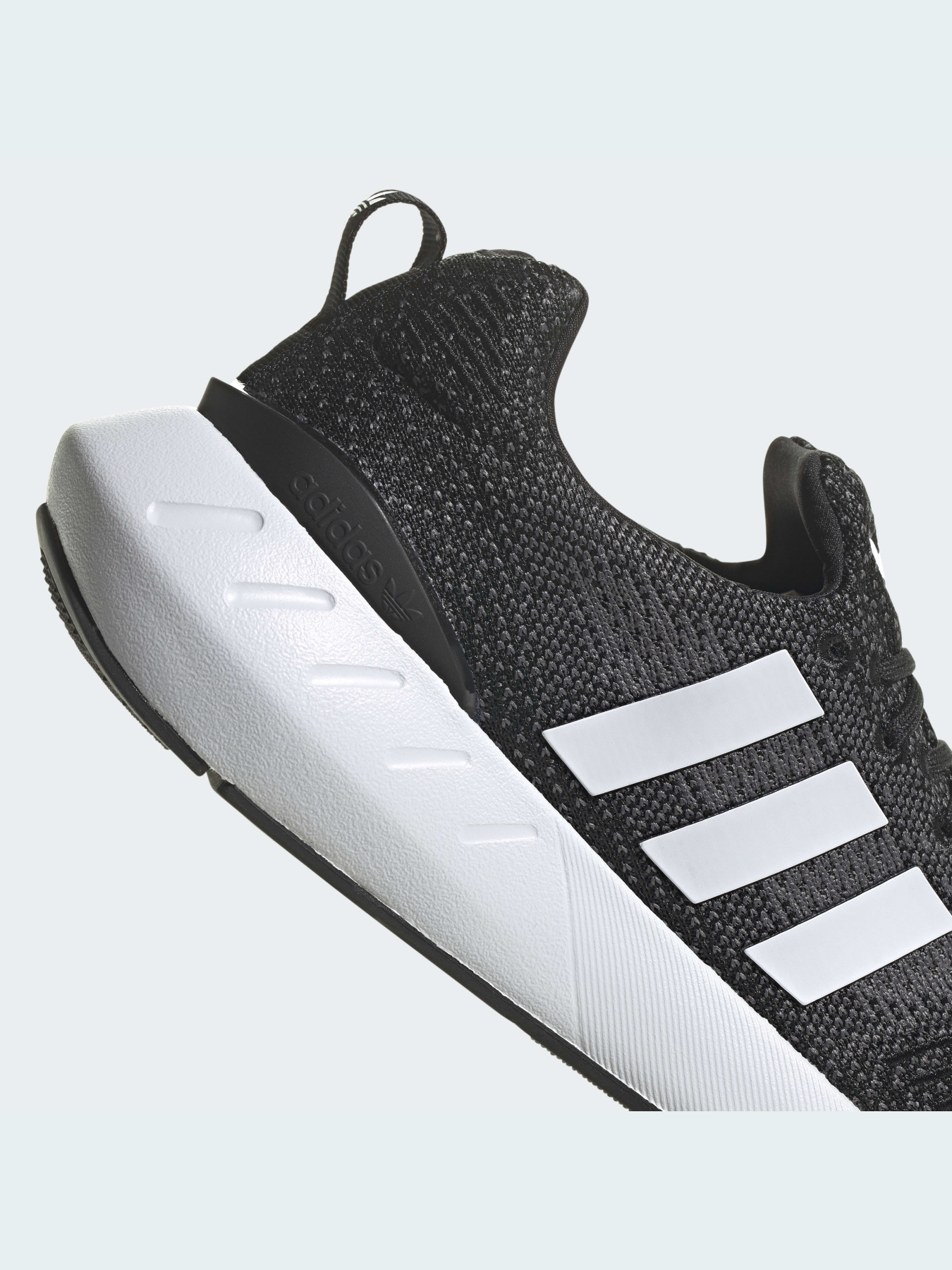 Кроссовки Adidas Swift модель GZ3496 Фото