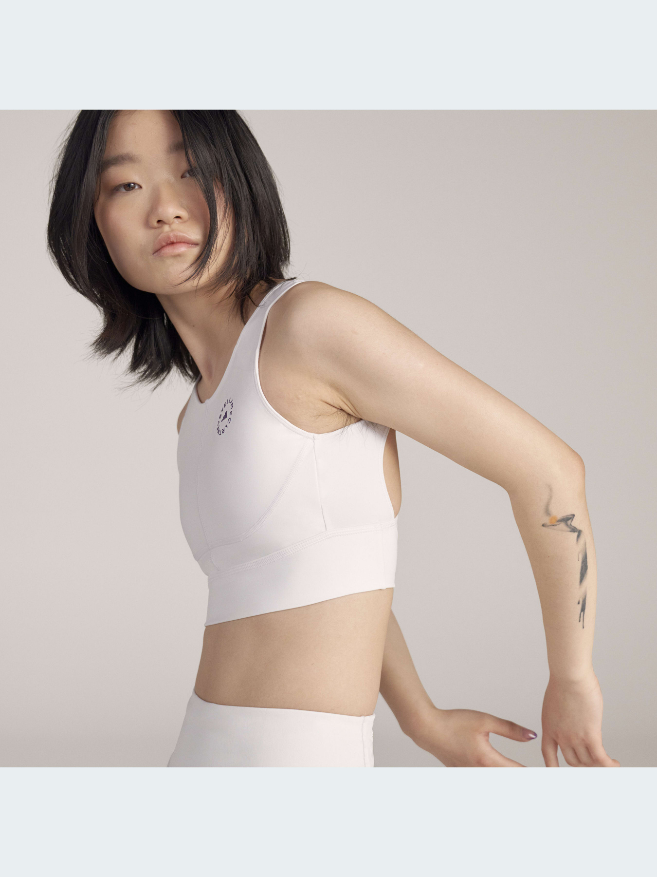 Топ спортивный Adidas модель HI6031 Фото