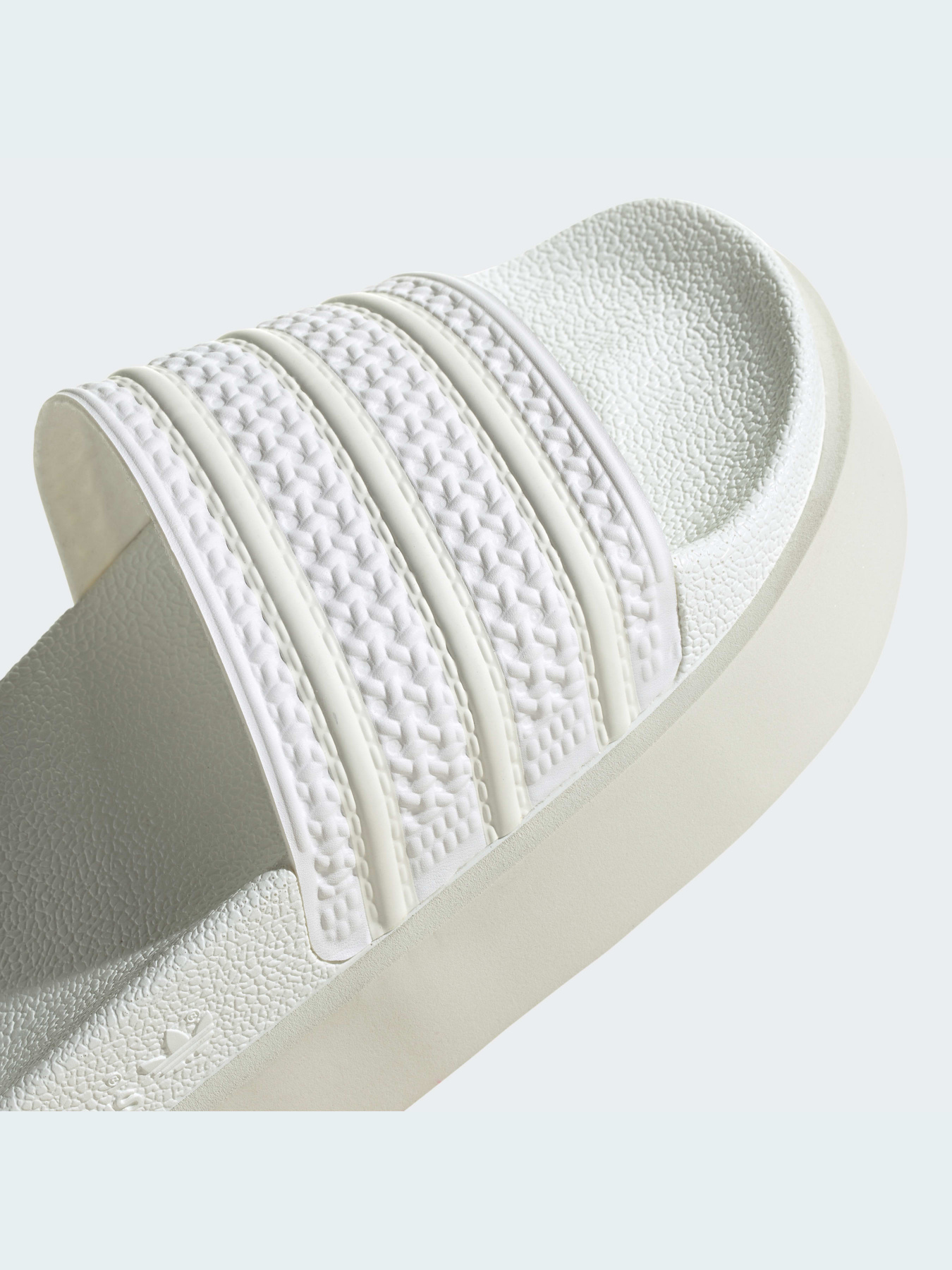 Шлепанцы Adidas Adilette модель GY0886 Фото