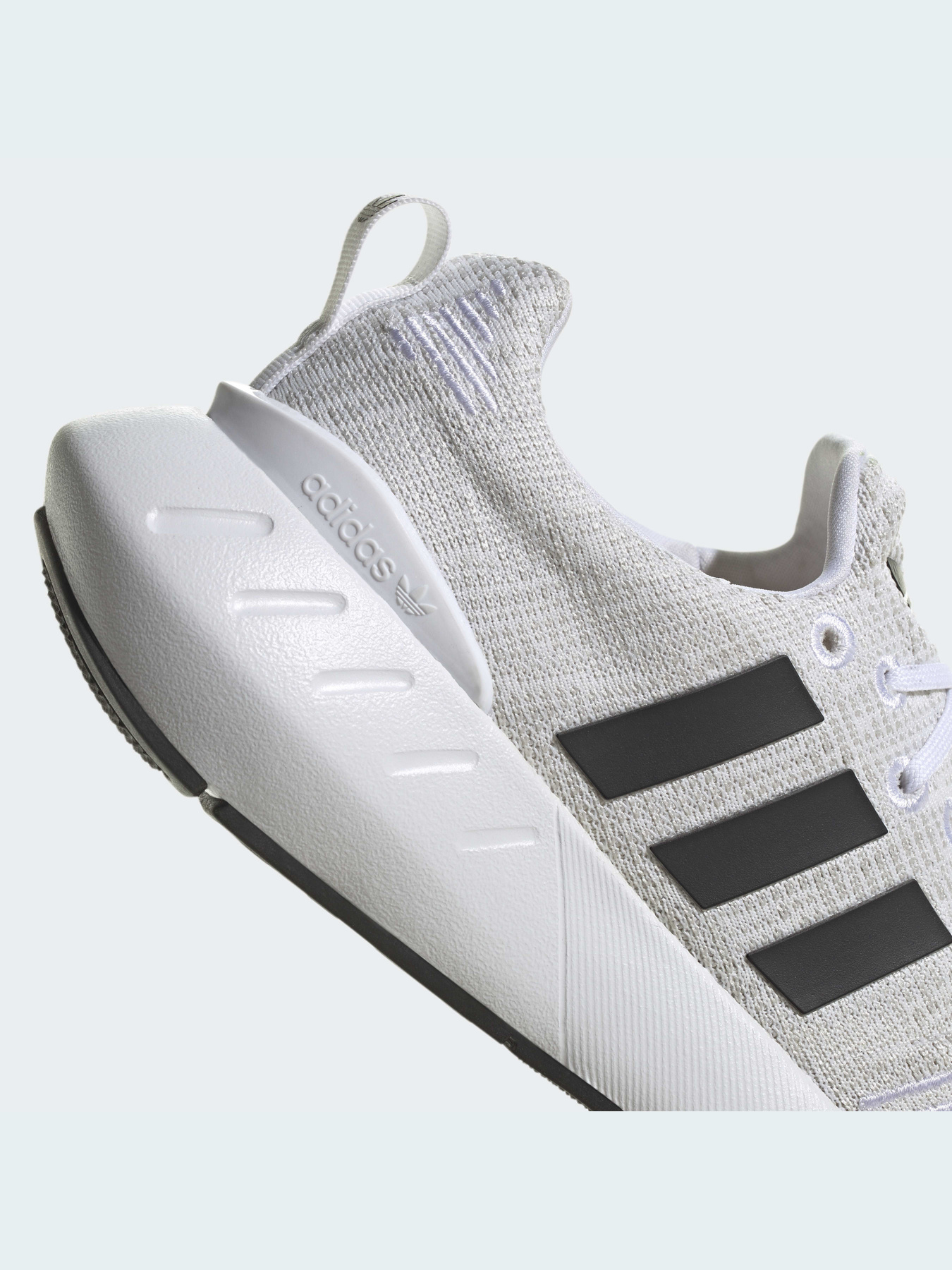 Кроссовки Adidas Swift модель GW8179 Фото