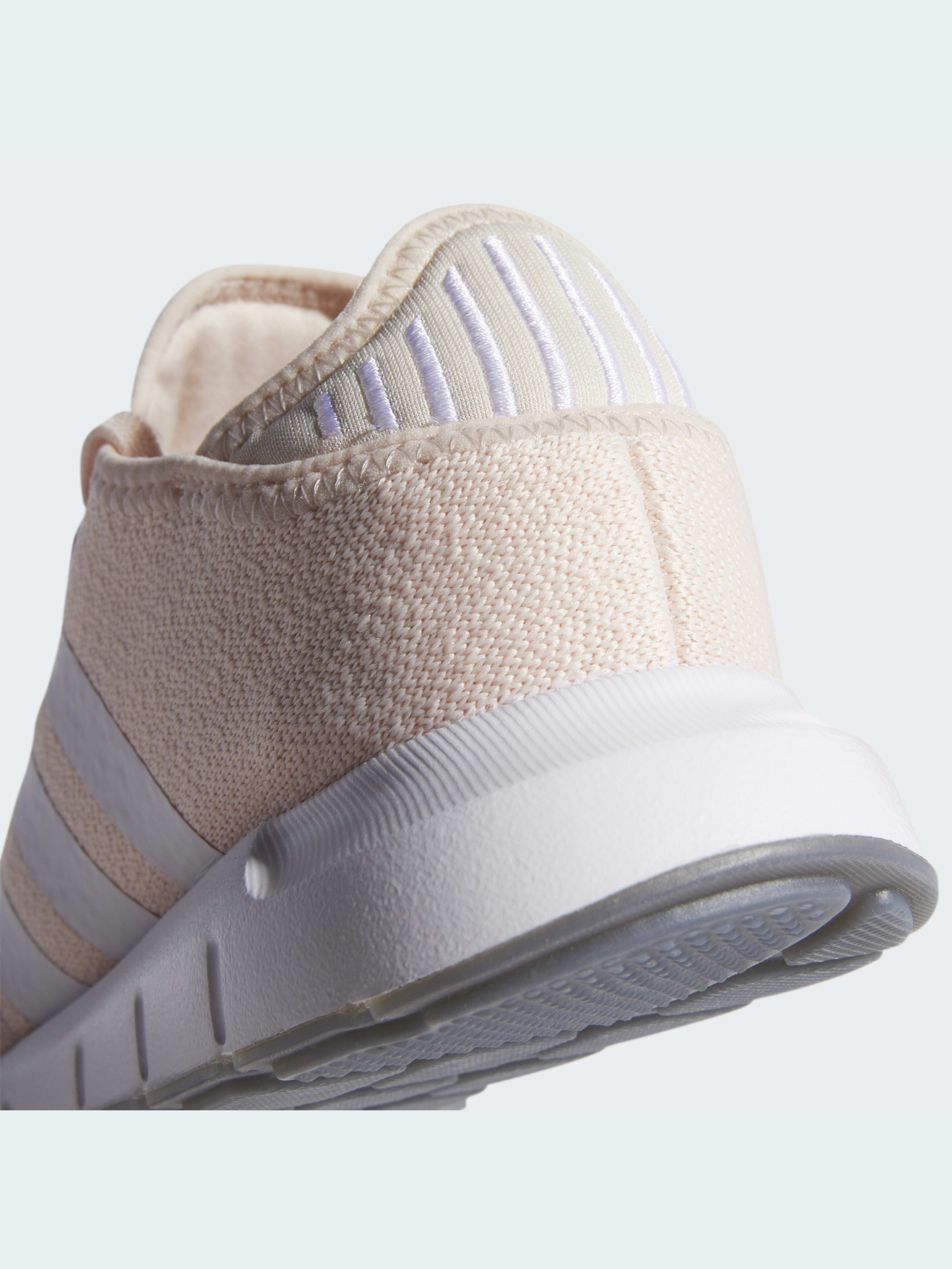 Кроссовки повседневные Adidas Swift модель FY2136 Фото