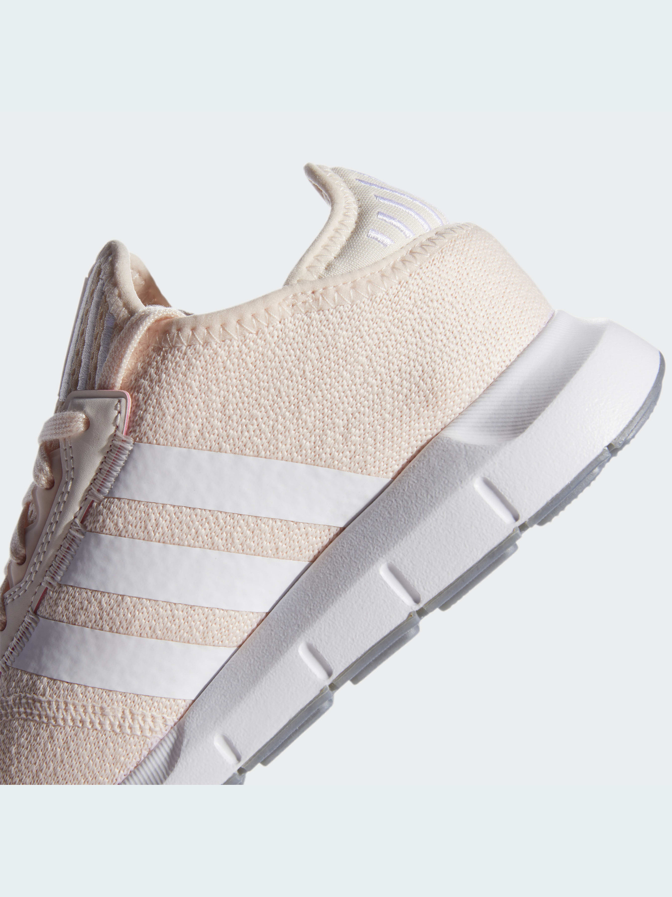 Кроссовки повседневные Adidas Swift модель FY2136 Фото