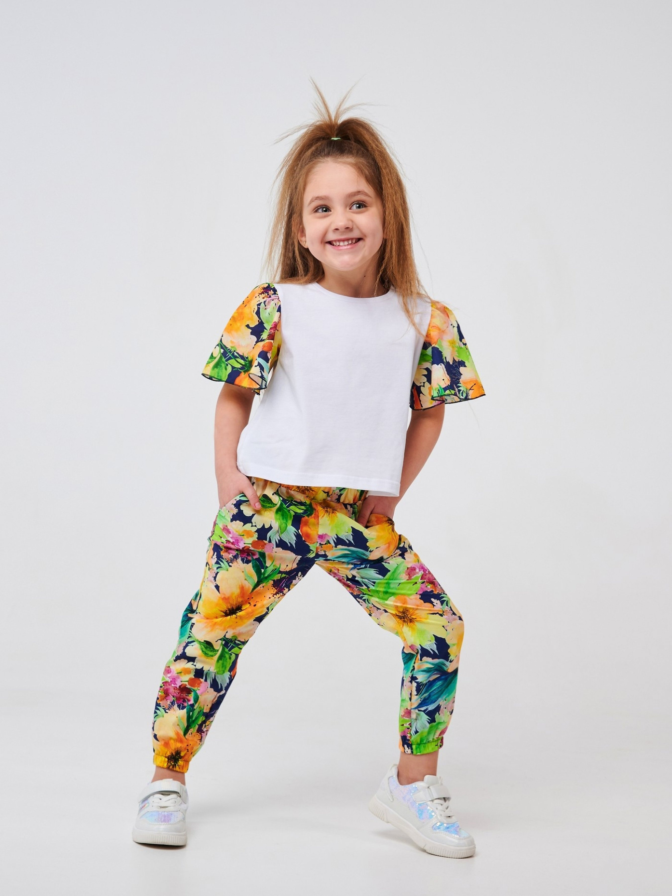 Джоггеры SMIL модель smil_115530-cvety-na-temno-sinem Фото