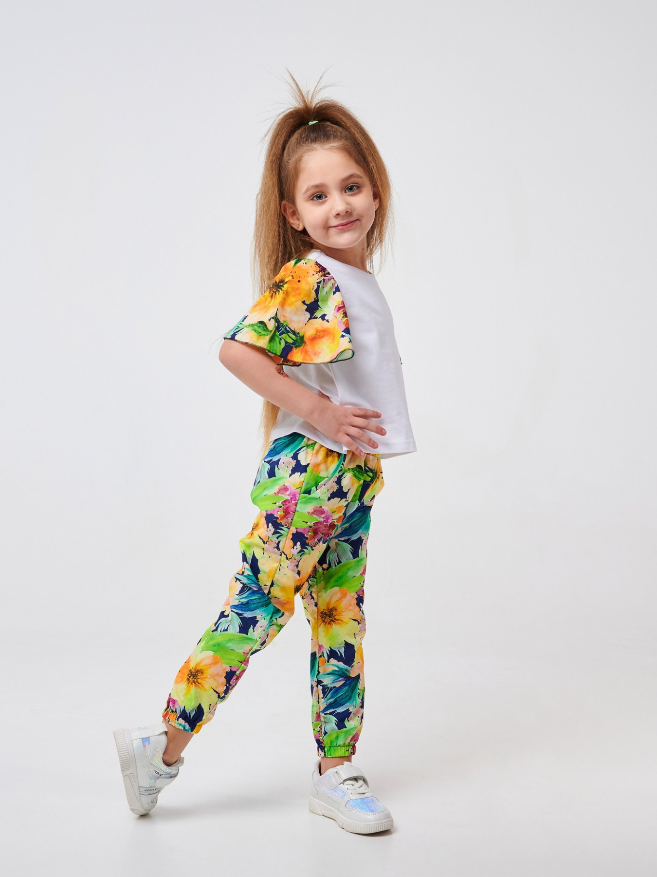 Джоггеры SMIL модель smil_115530-cvety-na-temno-sinem Фото