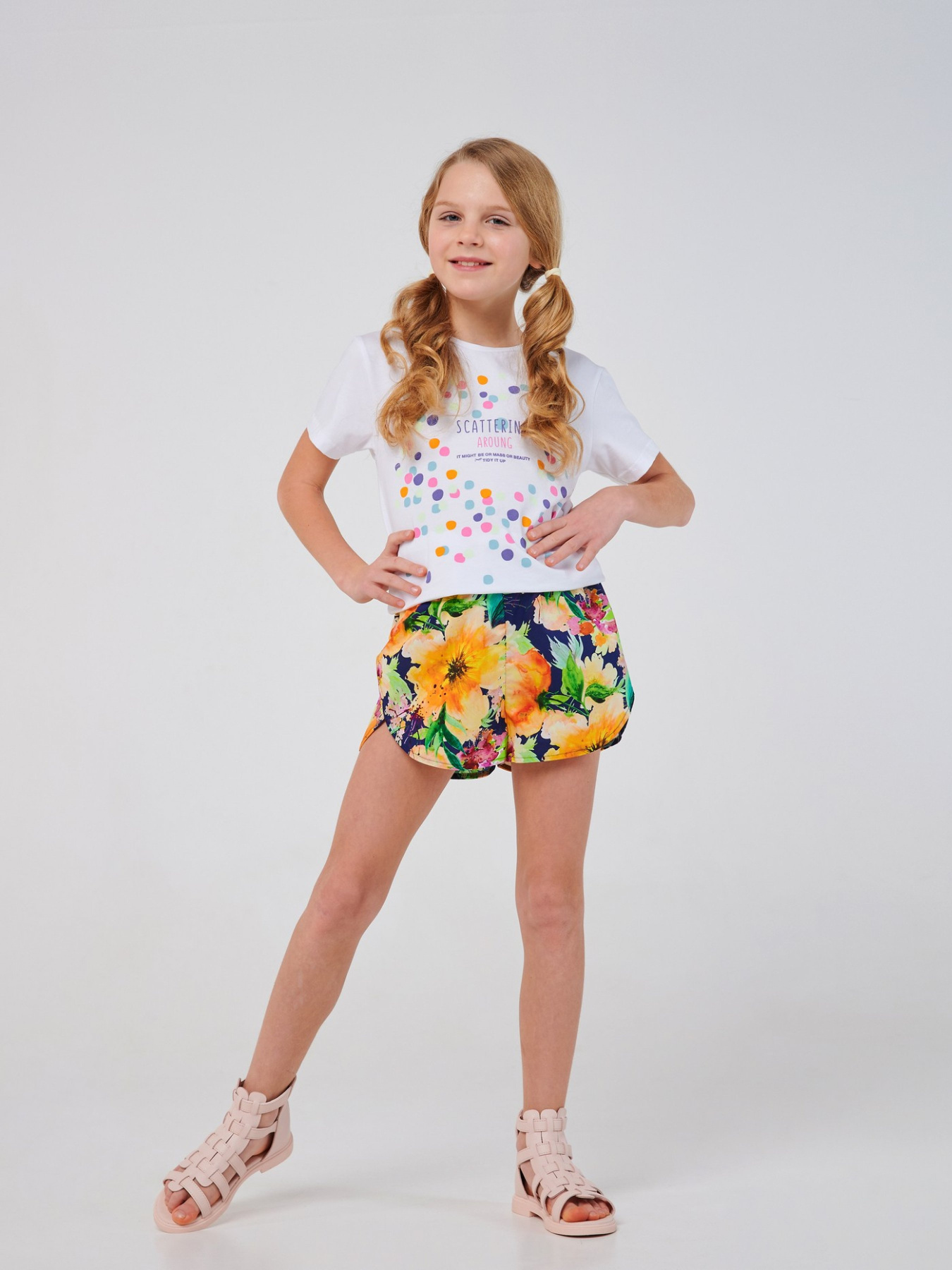 Повсякденні шорти SMIL модель smil_112380-cvety-na-temno-sinem Фото