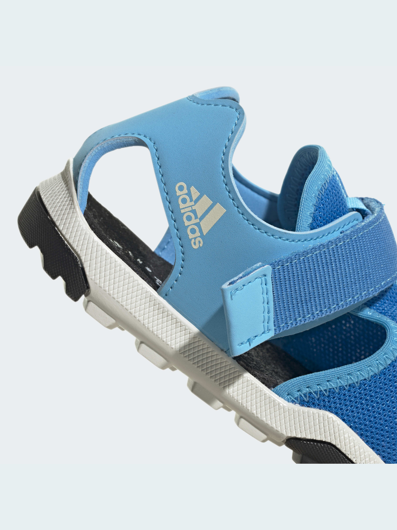 Сандалии Adidas модель S42670 Сандалии Adidas модель S42670 Фото
