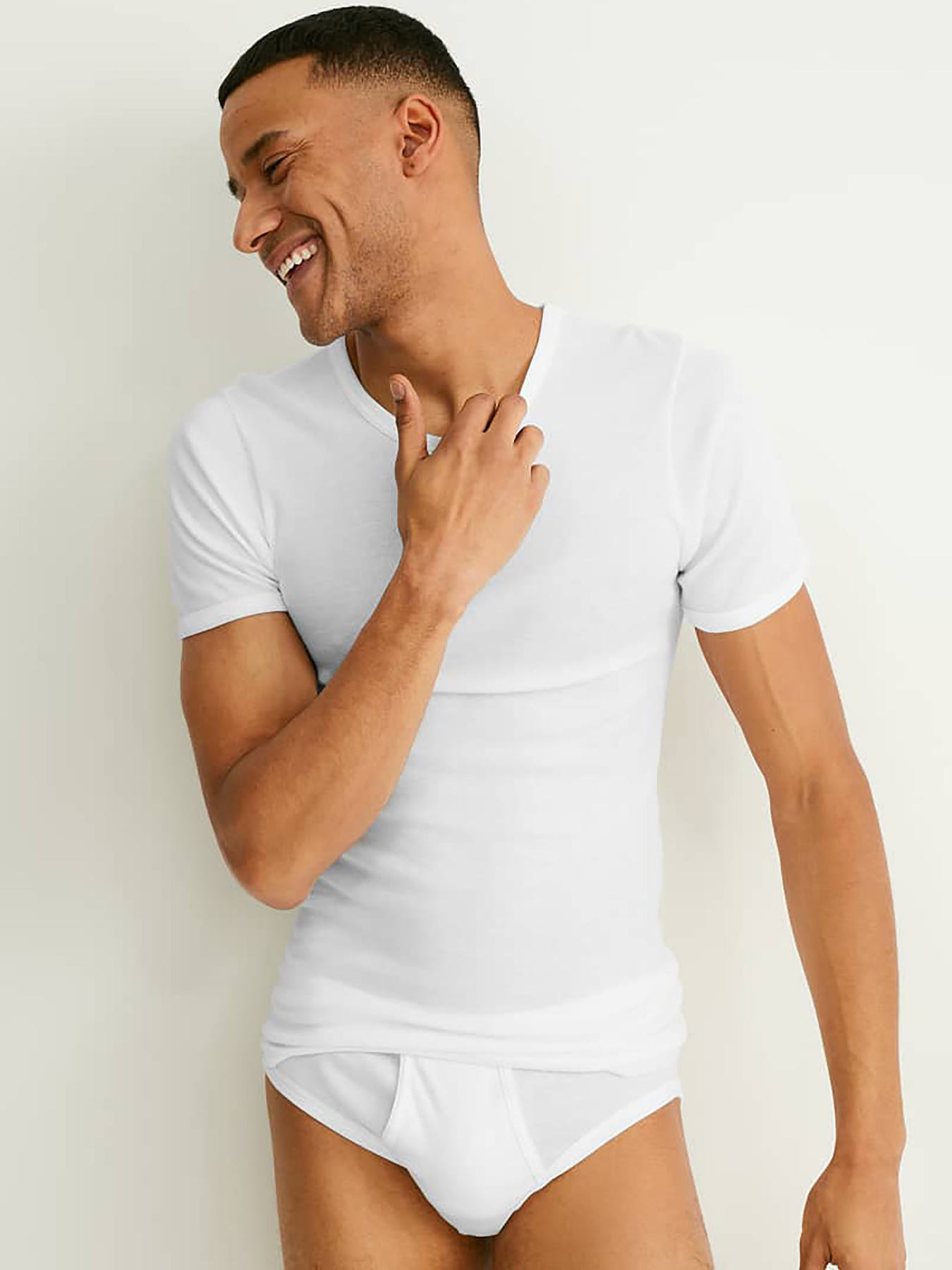 Футболка C&A модель 68112 Футболка C&A модель 68112 Фото