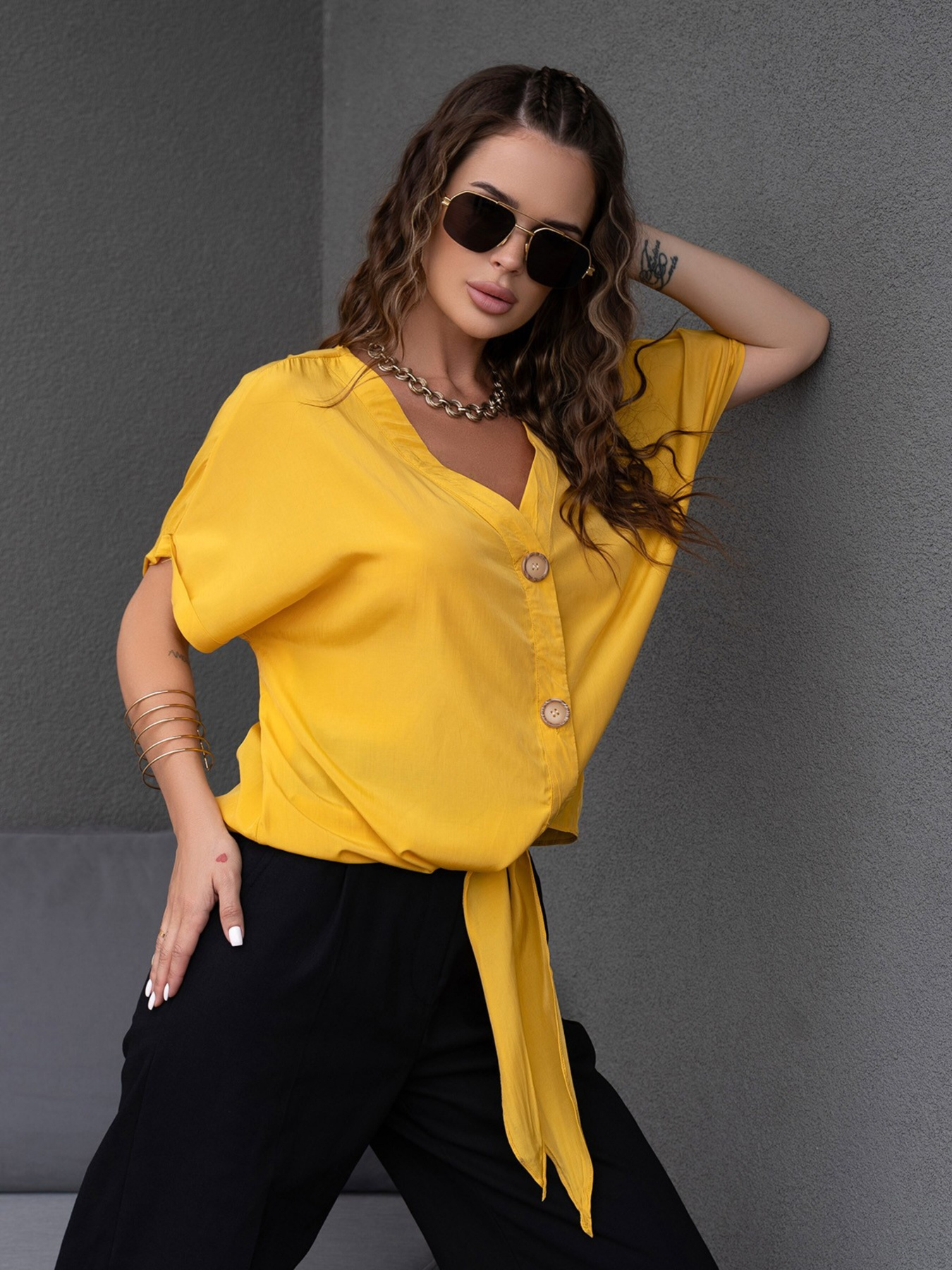 Блуза ISSA Plus модель WN20-494_mustard Блуза ISSA Plus модель WN20-494_mustard Фото