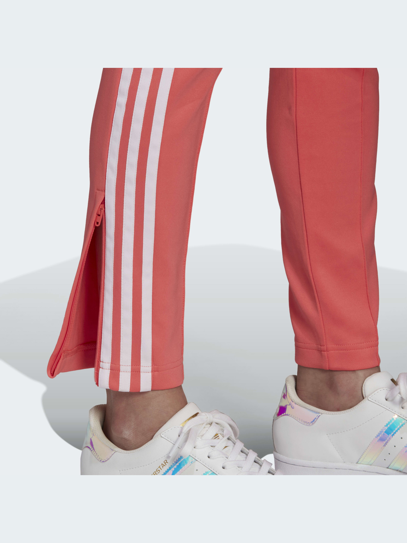 Брюки повседневные Adidas Adicolor модель HF1994 Фото