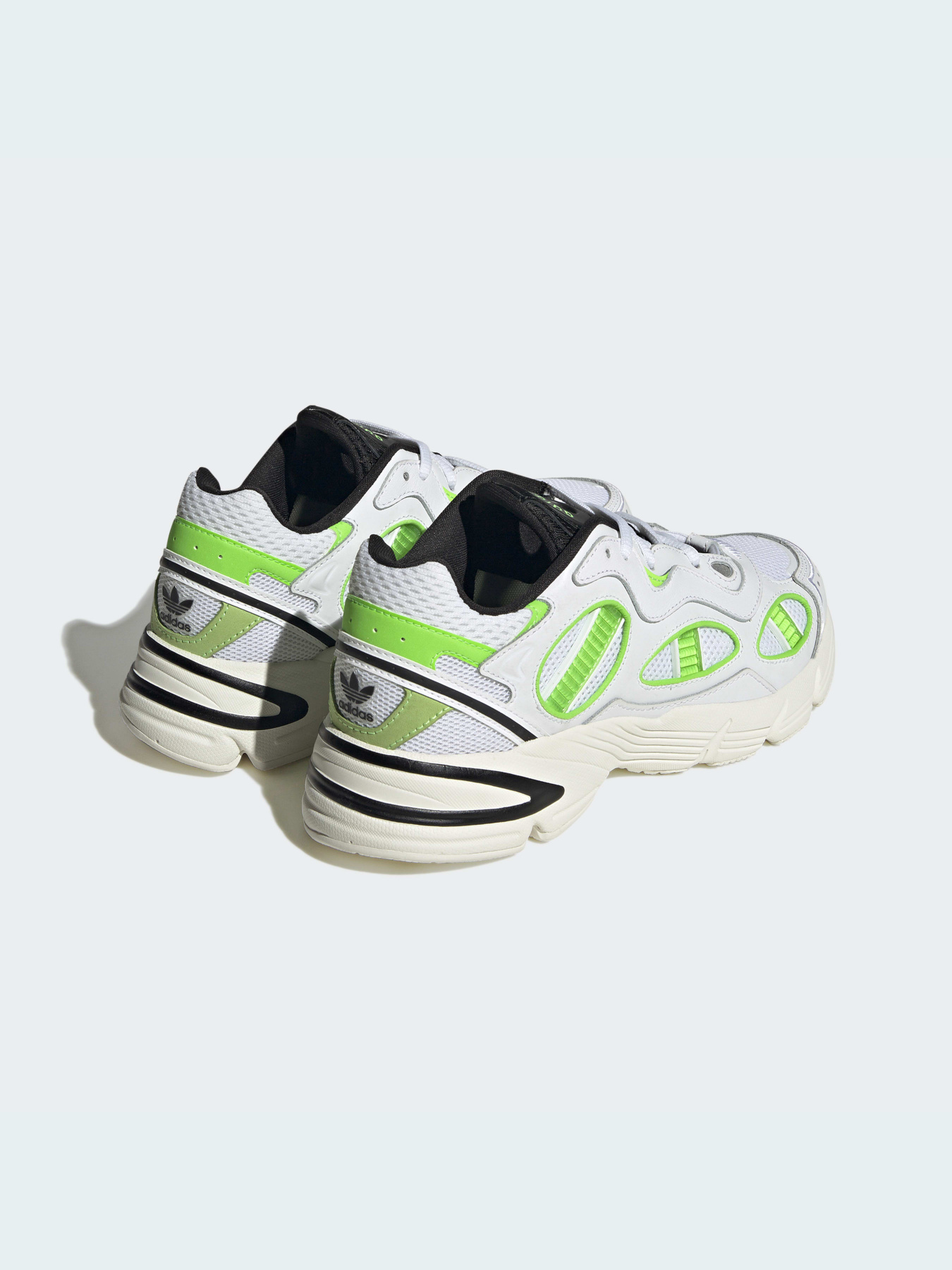 Кроссовки повседневные Adidas Astir модель HP2815 Кроссовки повседневные Adidas Astir модель HP2815 Фото