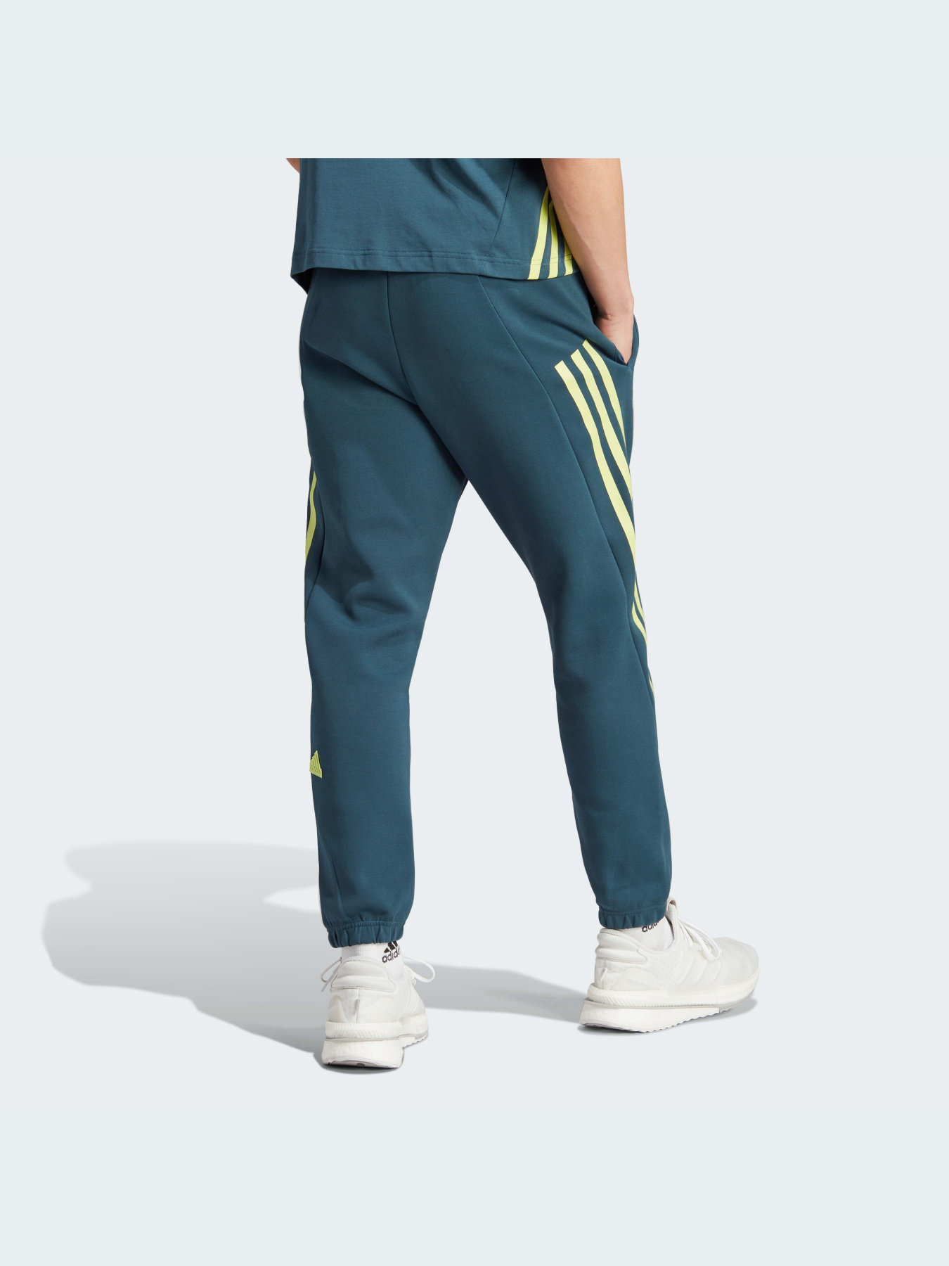 Повседневные штаны Adidas 3 Stripes модель IJ6372 Повседневные штаны Adidas 3 Stripes модель IJ6372 Фото