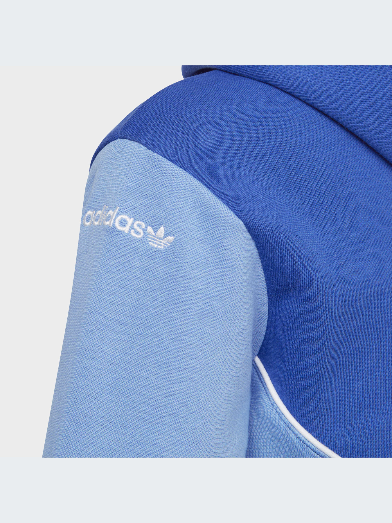 Худі Adidas Adicolor модель IC6227 Худі Adidas Adicolor модель IC6227 Фото