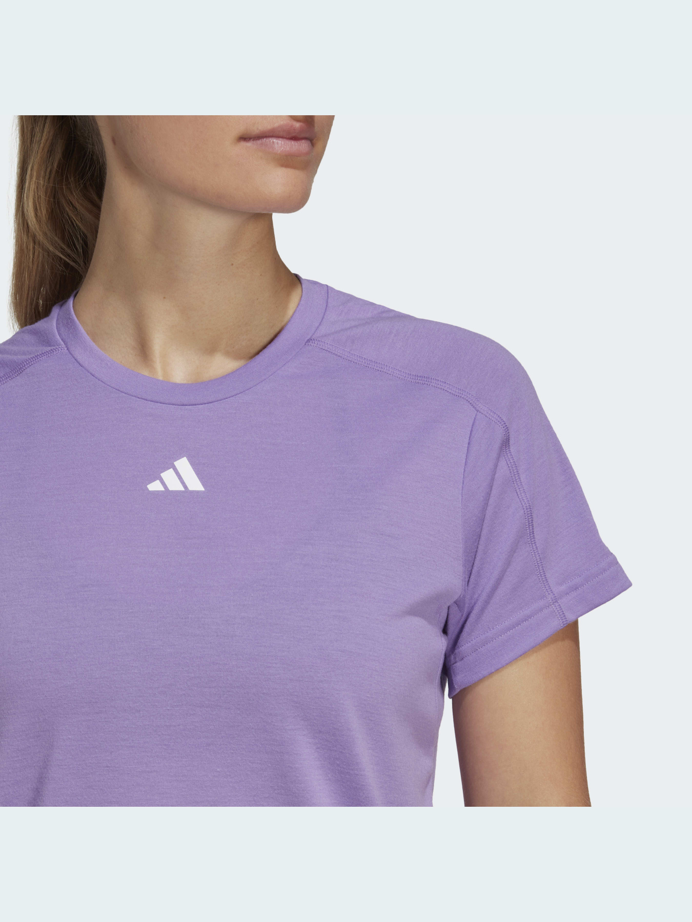 Спортивная футболка Adidas модель HR7797 Спортивная футболка Adidas модель HR7797 Фото