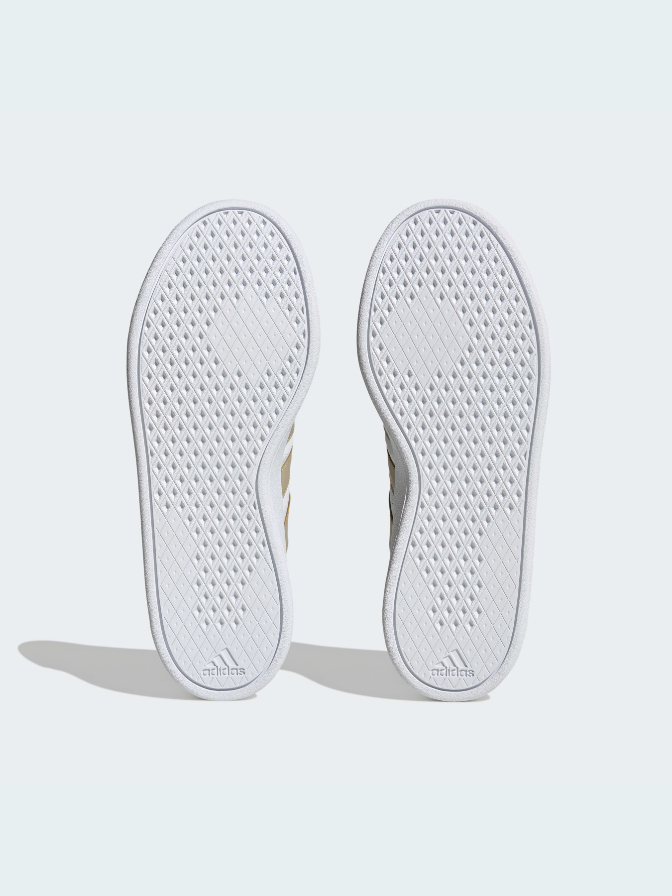 Кроссовки повседневные Adidas модель HQ4225 Фото