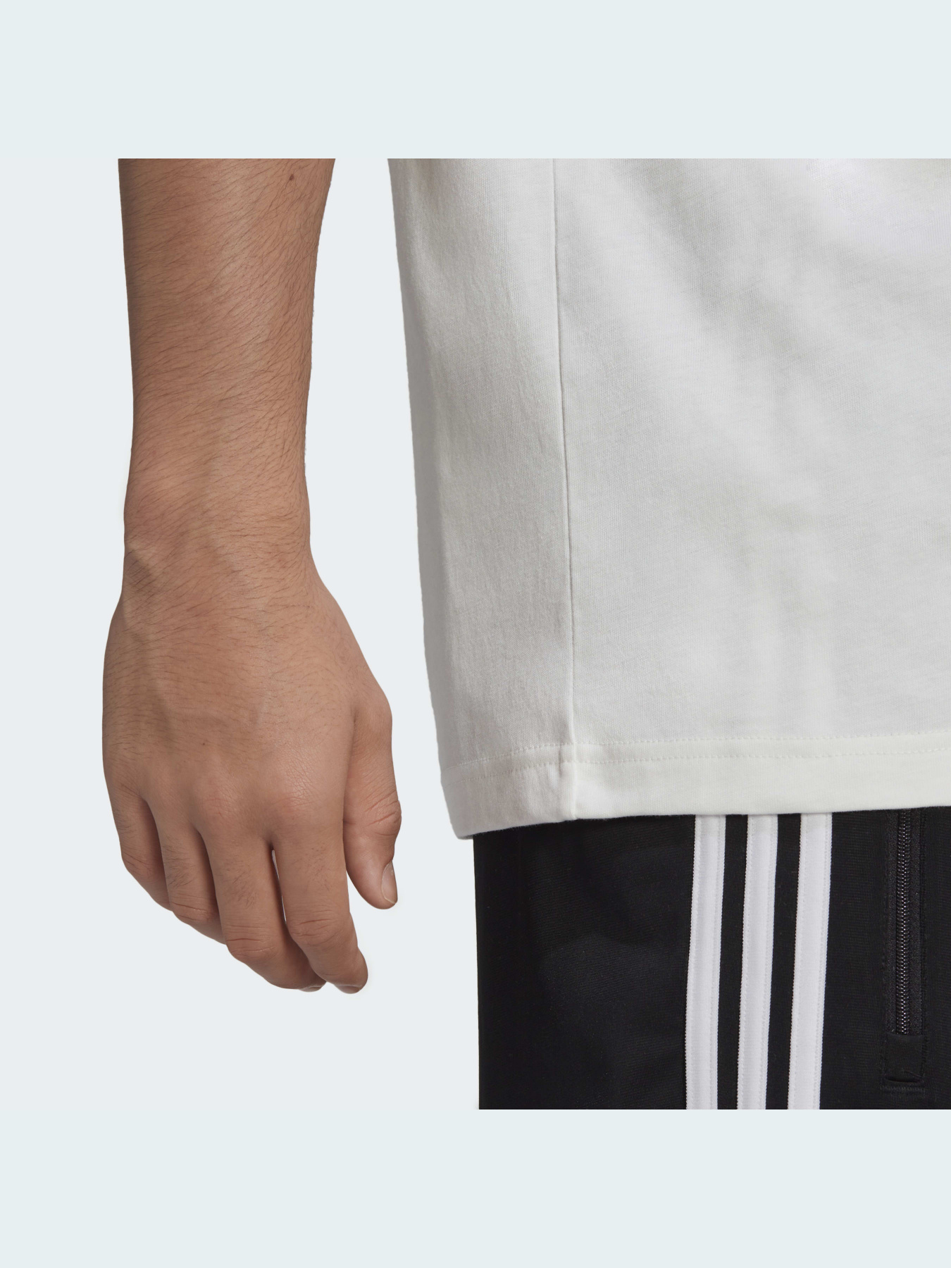 Футболка Adidas Graphics модель HC7143 Фото