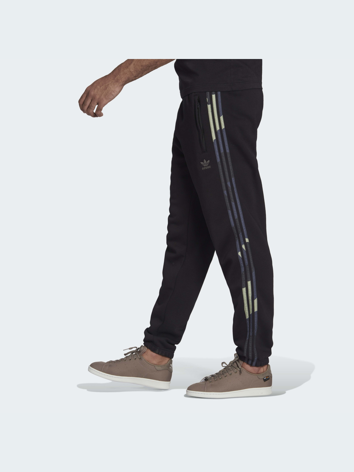 Штани повсякденні Adidas Graphics модель HF4878 Фото